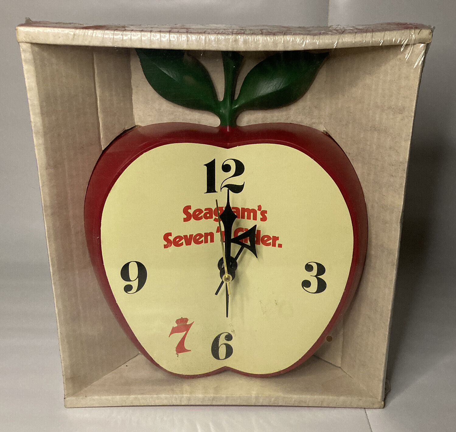 Vintage 11” Seagram’s Seven’n Cider Big Apple Clock - New In Package
