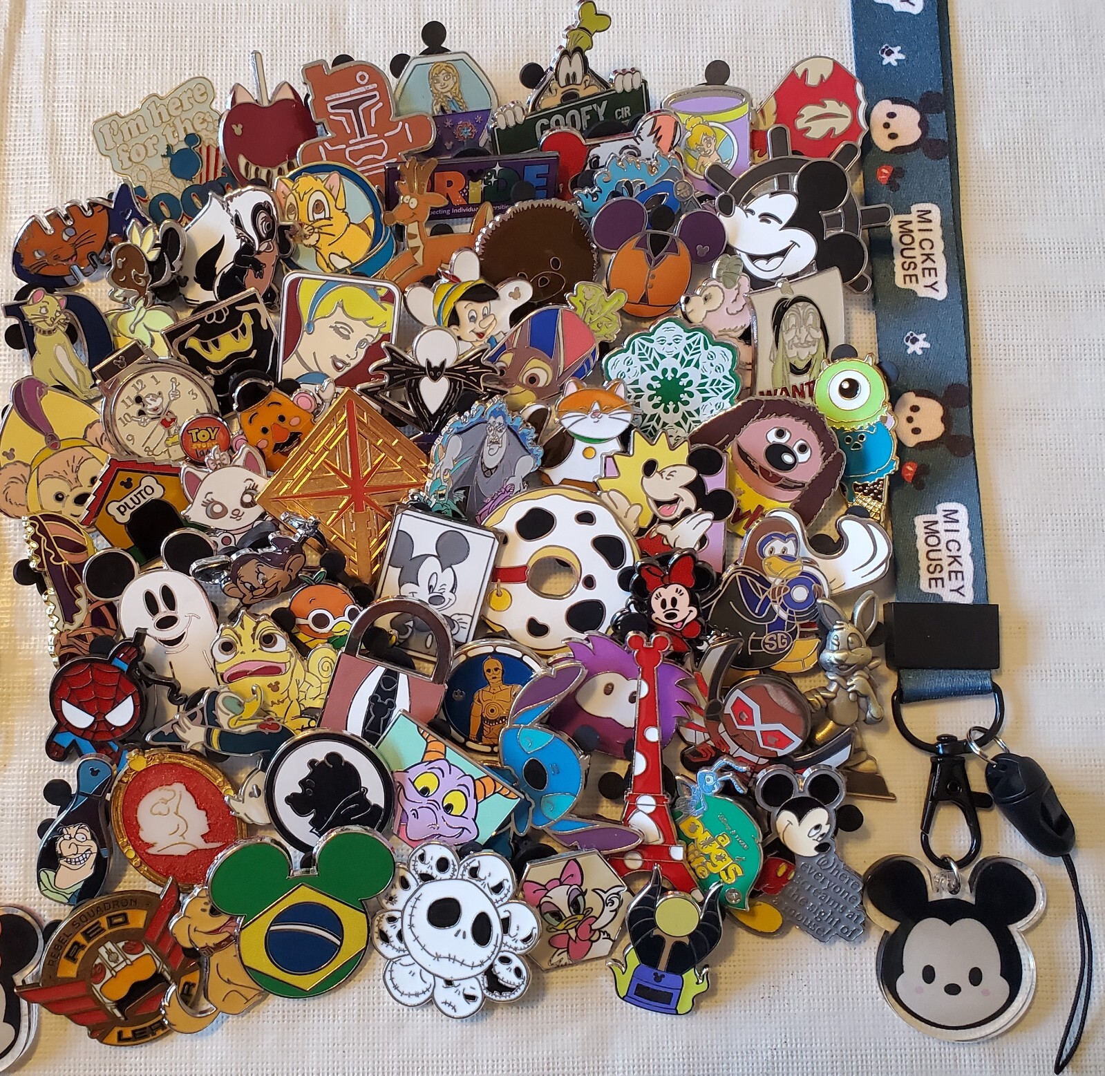DISNEY TRADING PINS 50 LOT, NO DUPLICATES + Free Mickey Lanyard & DISNEY TRADING PINS 50 LOT, NO DUPLICATES + Free Mickey Lanyard &