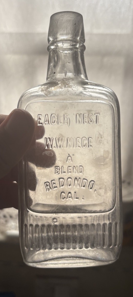 Rare 1890s Redondo, Calif. Eagle Nest W.W. Niece Whiskey Bottle. 6” Rare 1890s Redondo, Calif. Eagle Nest W.W. Niece Whiskey Bottle. 6”