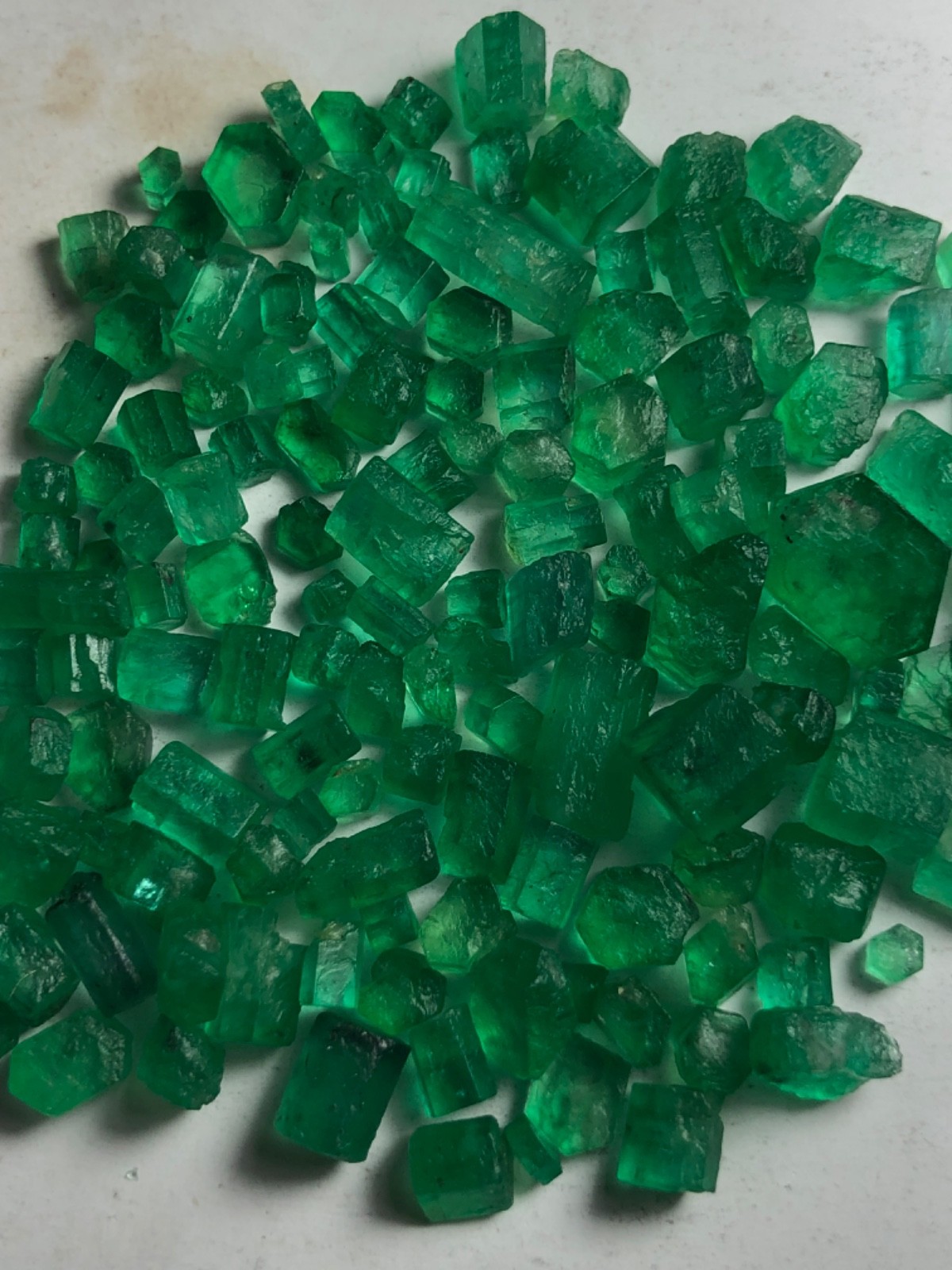 60Ct Mindblowing Rough Swat Emerald Natural Unheated No Oil Facet Grade From @Pa 60Ct Mindblowing Rough Swat Emerald Natural Unheated No Oil Facet Grade From @Pa