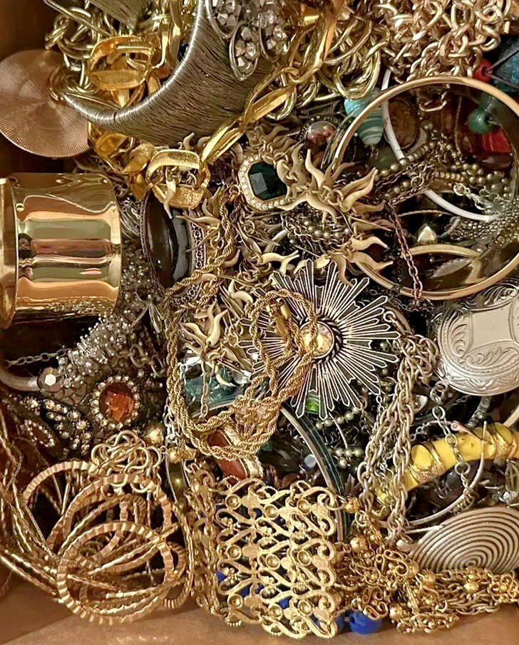 Jewelry 1 lb Lot -All intact ,Wearable, Estate, Vintage to Modern - Lot #GH9H