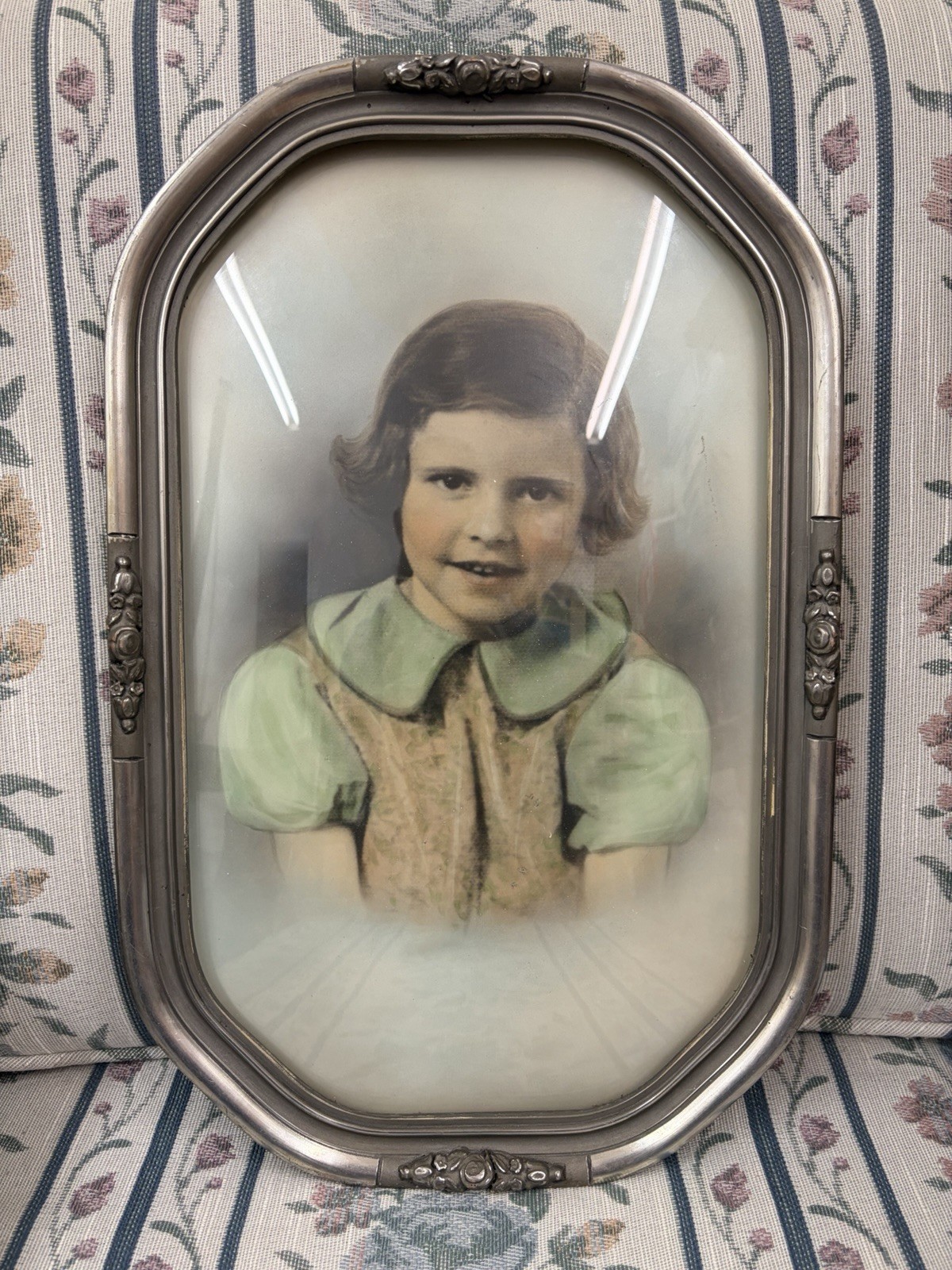 ANTIQUE 1920’s VINTAGE 17x11 CONVEX BUBBLE GLASS PICTURE FRAME PORTRAIT ART DECO ANTIQUE 1920’s VINTAGE 17x11 CONVEX BUBBLE GLASS PICTURE FRAME PORTRAIT ART DECO