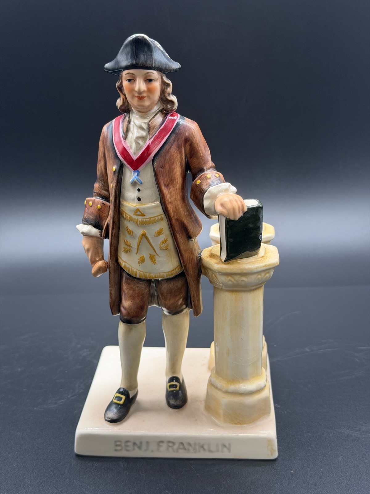 Vintage 1957 porcelain figurine of Benjamin Franklin Vintage 1957 porcelain figurine of Benjamin Franklin