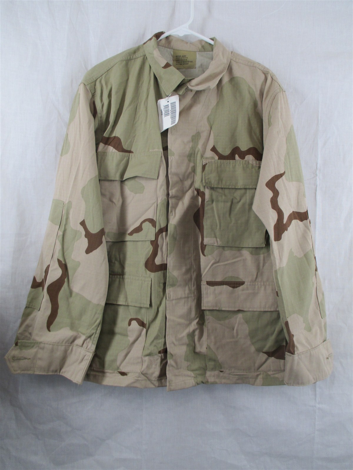 DCU Shirt/Coat Medium Short Desert Camo Cotton/Nylon USGI Army Uniform NWT DCU Shirt/Coat Medium Short Desert Camo Cotton/Nylon USGI Army Uniform NWT