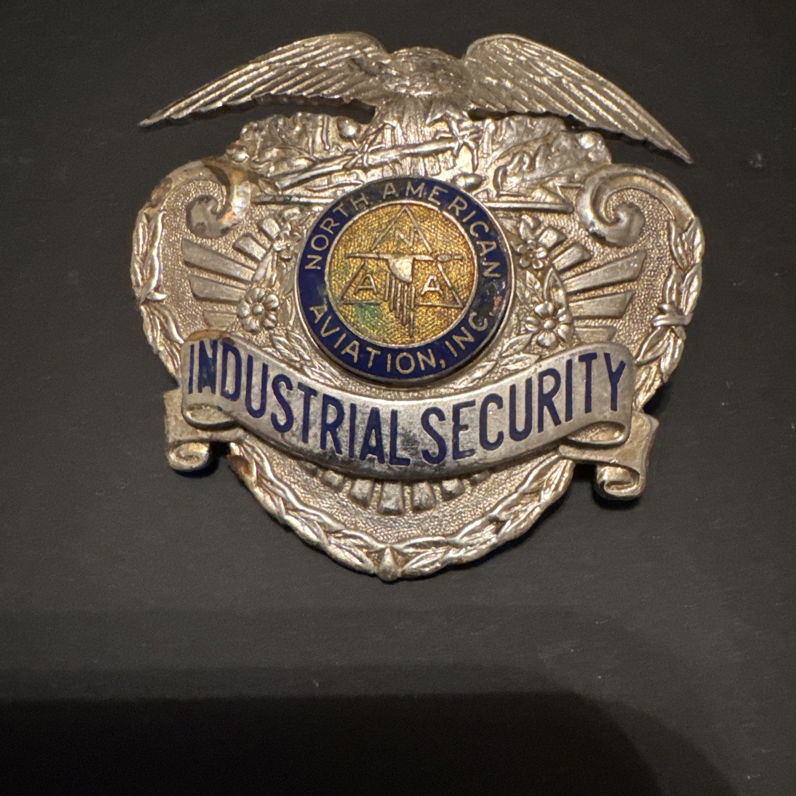 VTG NORTH AMERICAN AVIATION, BOEING COMPANY INDUSTRIAL SECURITY BADGE NAA PLANE VTG NORTH AMERICAN AVIATION, BOEING COMPANY INDUSTRIAL SECURITY BADGE NAA PLANE
