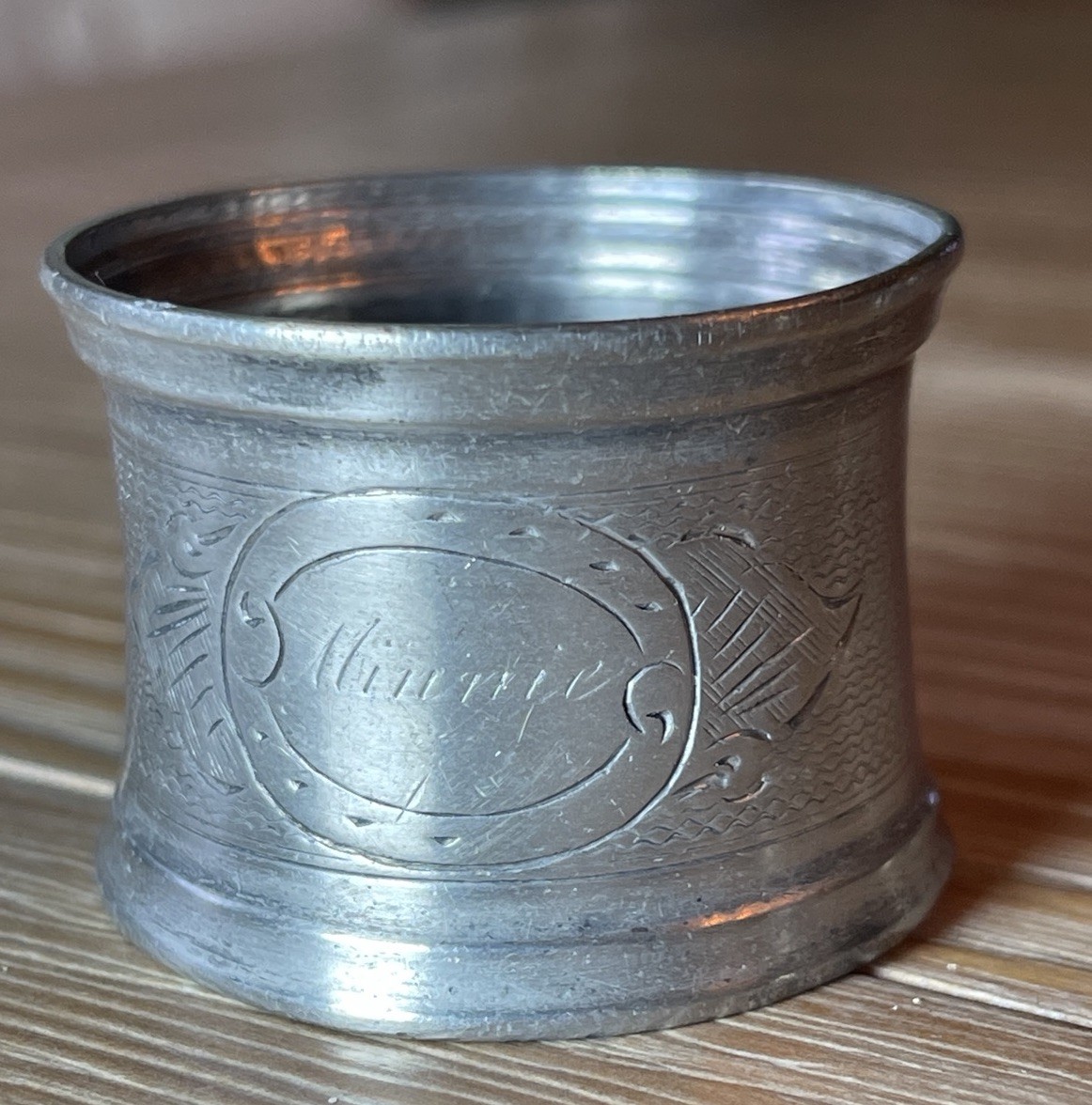 Antique Victorian Silverplate Napkin Ring Engraved “Minnie” – c. 1890s Antique Victorian Silverplate Napkin Ring Engraved “Minnie” – c. 1890s