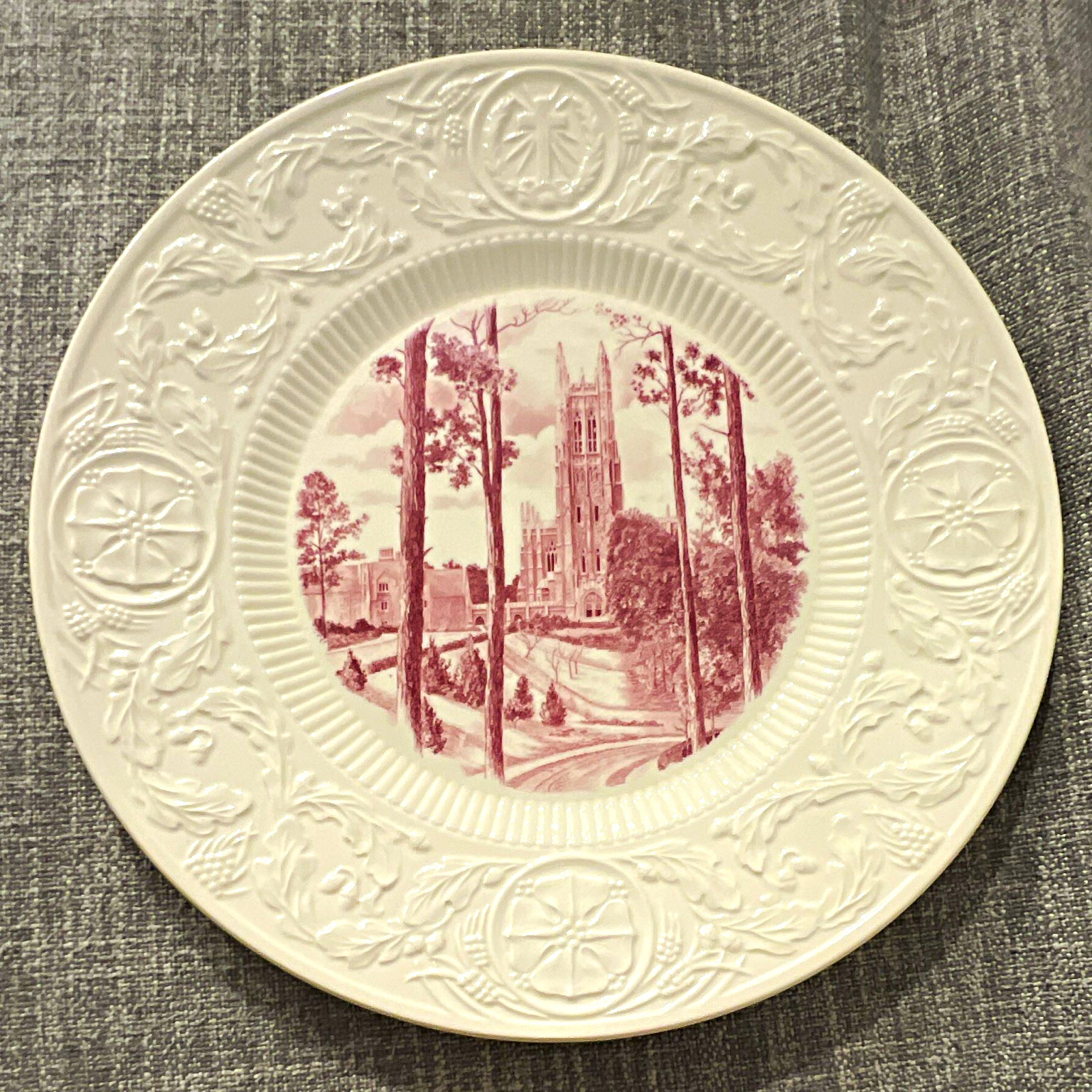 Wedgwood Duke University Decorative Plate 1937 "Vista of Chapel 1930" Wedgwood Duke University Decorative Plate 1937 "Vista of Chapel 1930"