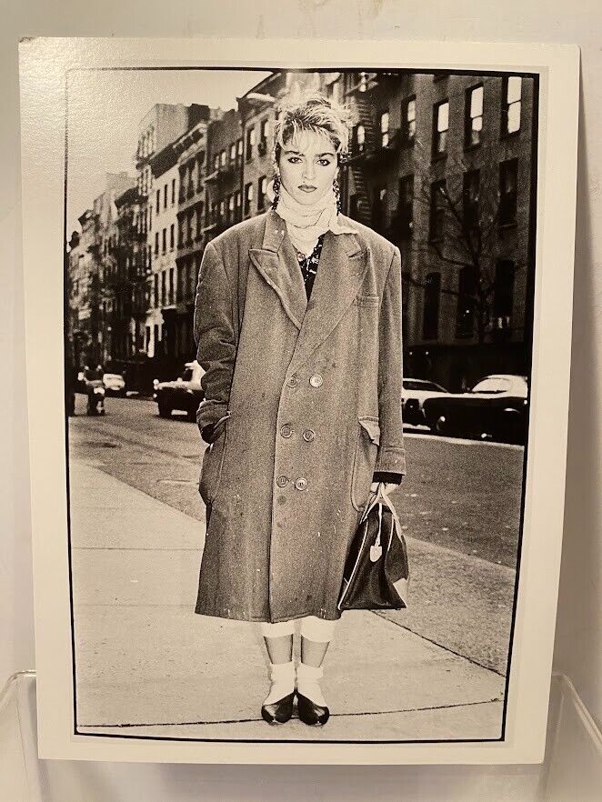 AMY ARBUS  Street Photography (2002) Gallery Card Madonna NYC  6x8in
