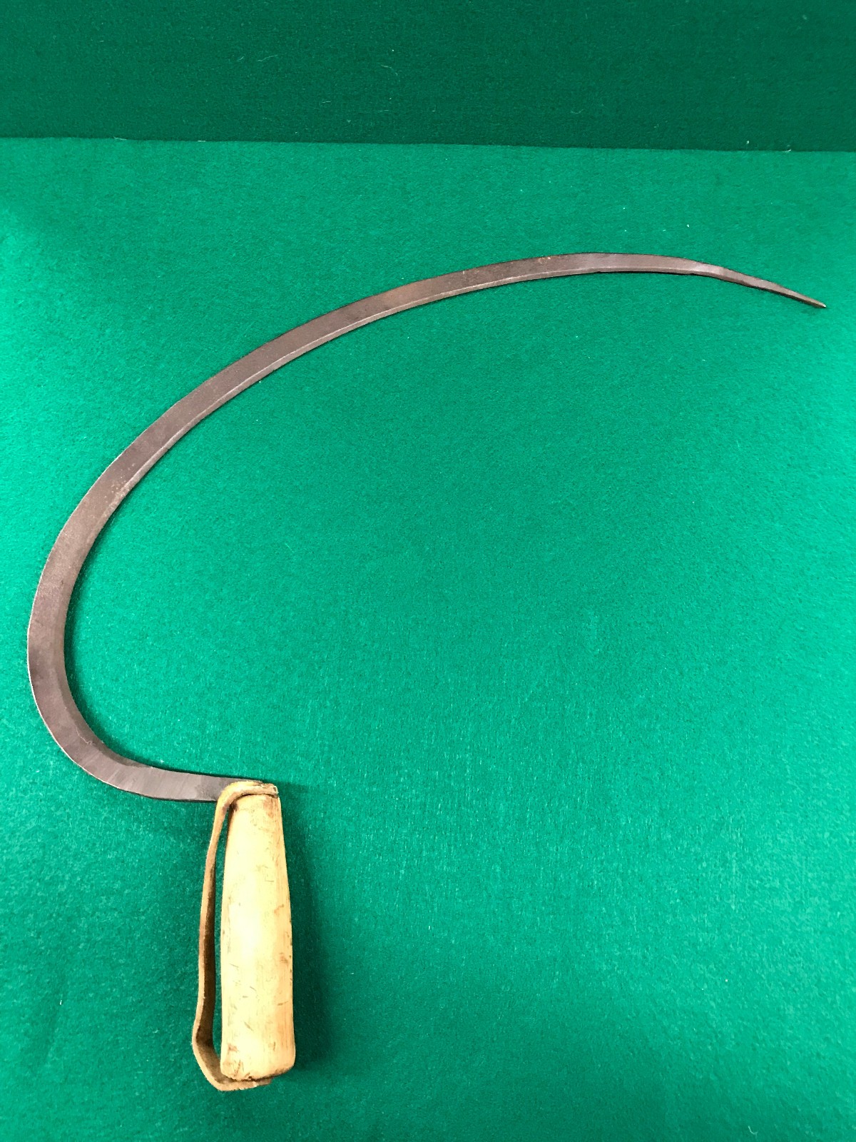 Antique Early Reapers Scythe - Primitive Farm Tool Antique Early Reapers Scythe - Primitive Farm Tool