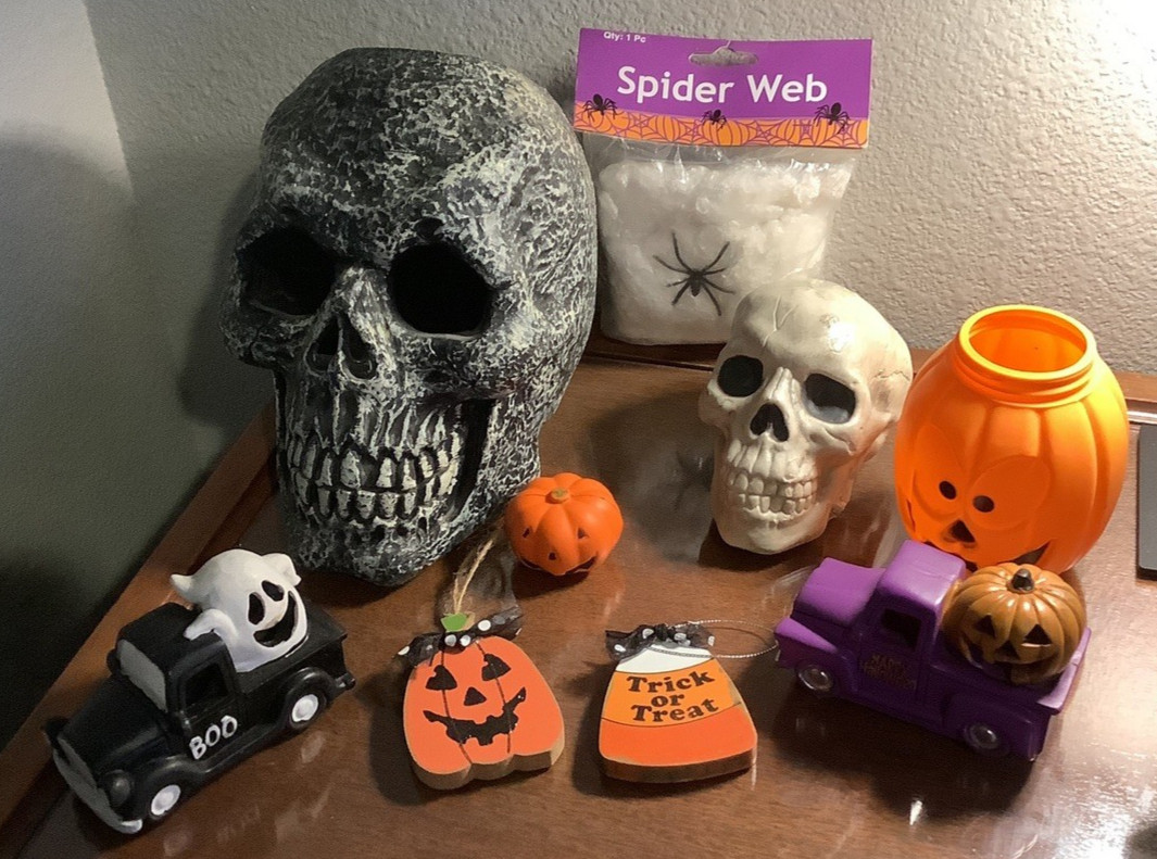 Halloween Decor Lot 9 Skull Skeleton Lighted Trucks Spider Web Pumpkin Ghost Halloween Decor Lot 9 Skull Skeleton Lighted Trucks Spider Web Pumpkin Ghost