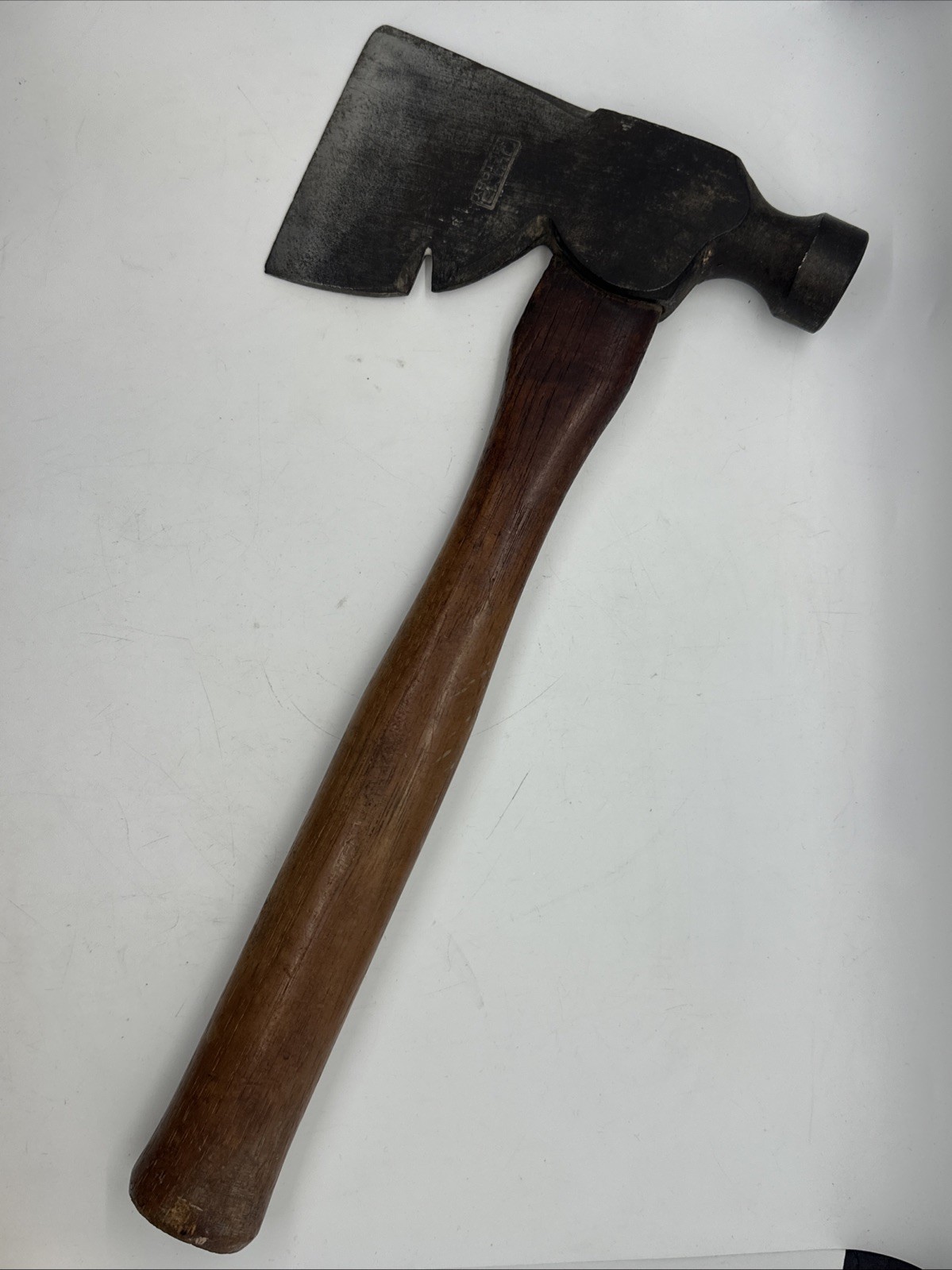 VINTAGE ANTIQUE PLUMB VICTORY HALF HATCHET HEAD-CARPENTER HAMMER FROM THE 1940s VINTAGE ANTIQUE PLUMB VICTORY HALF HATCHET HEAD-CARPENTER HAMMER FROM THE 1940s