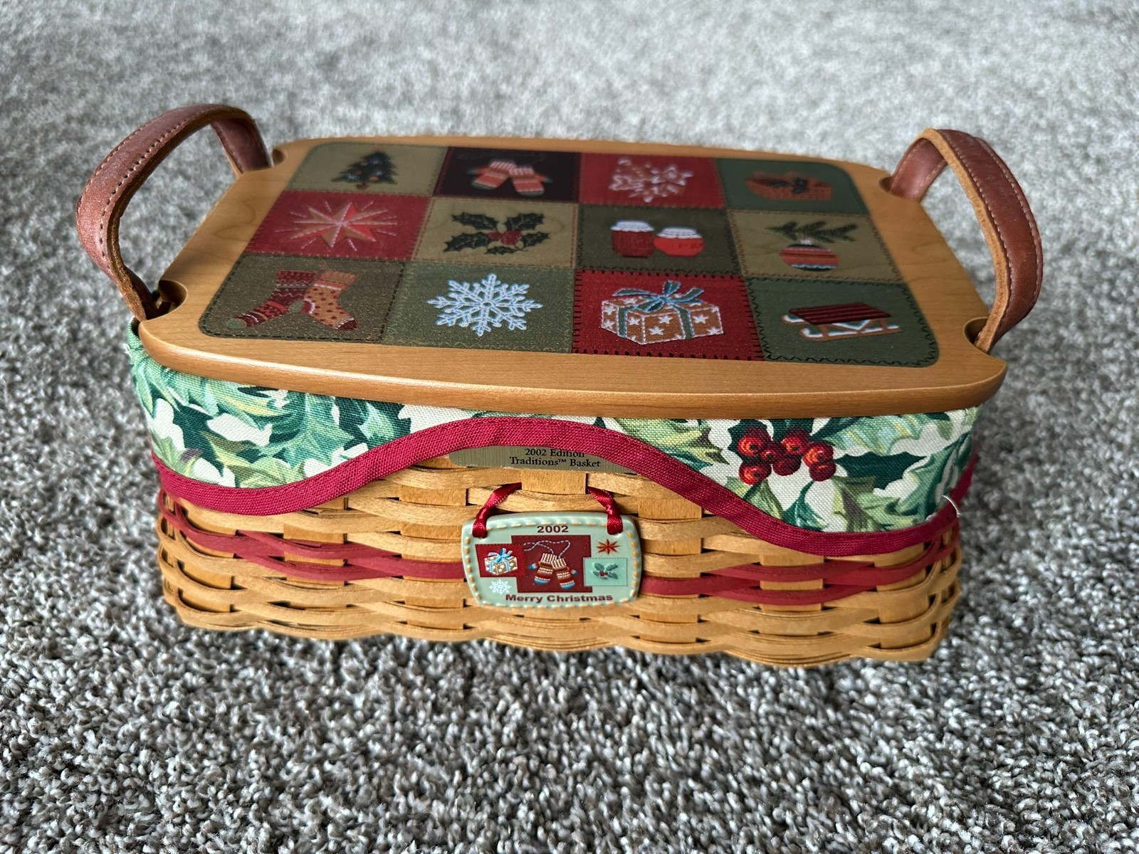 Longaberger 2002 Christmas Traditions Basket - w/ Lid, Liner, Tie-On & Protector