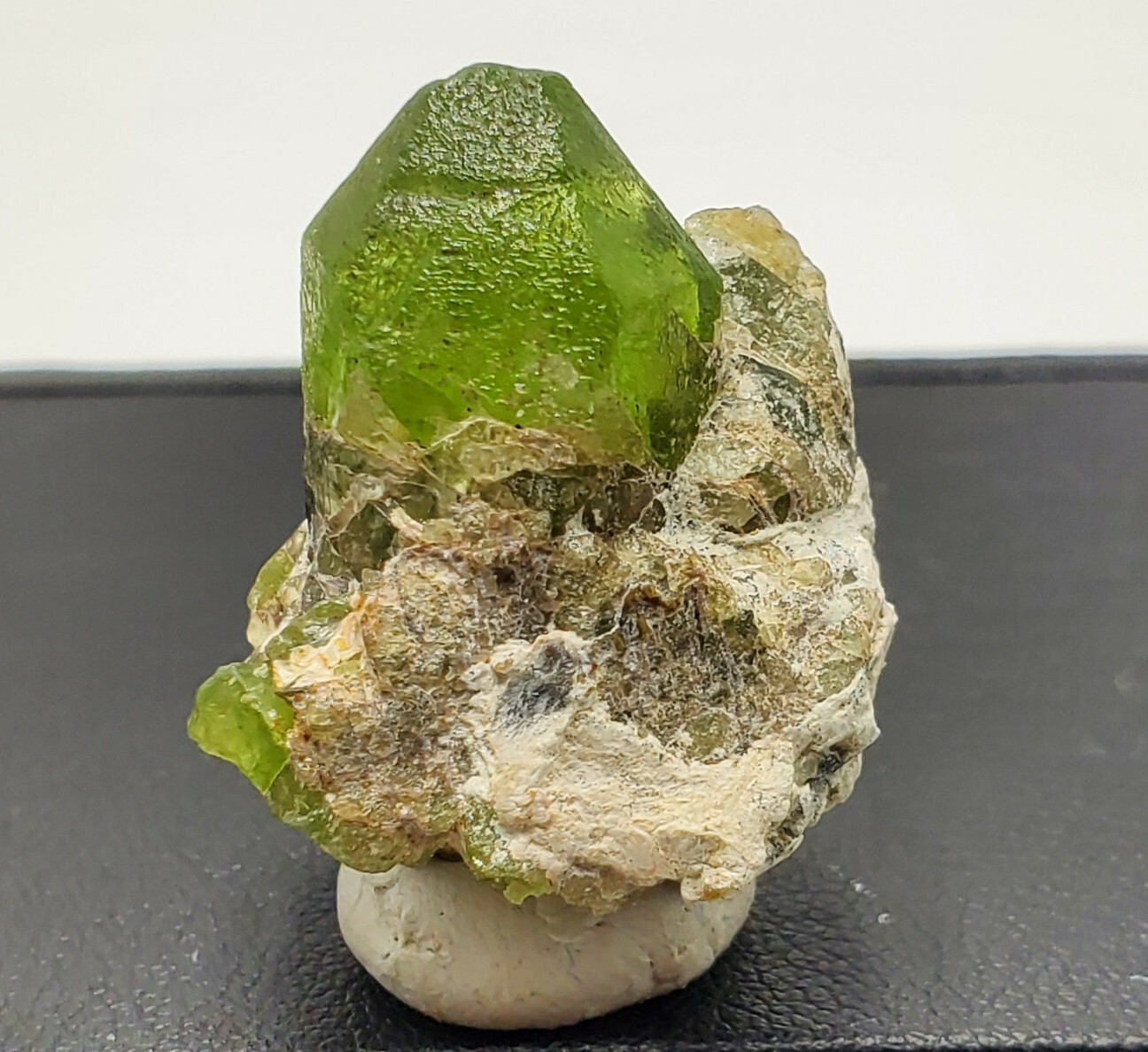 Peridot Specimens 82.90 Carat / US seller Peridot Specimens 82.90 Carat / US seller