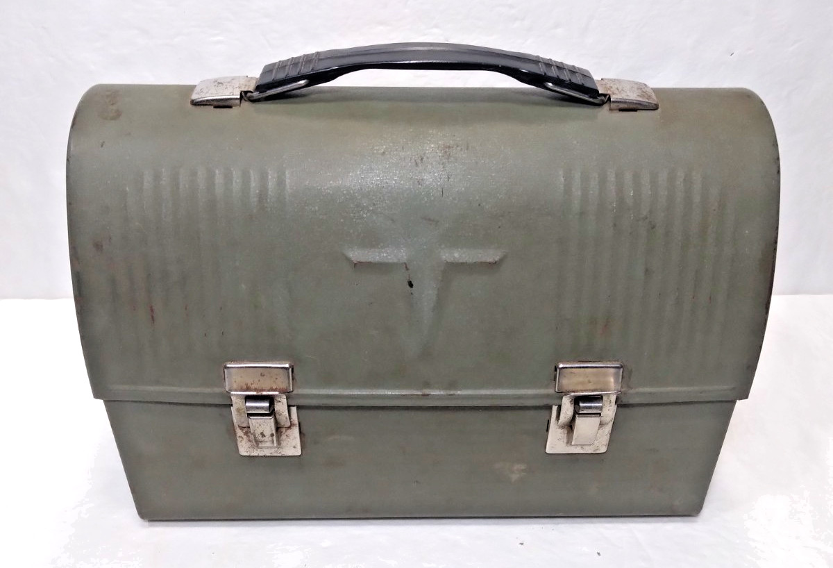 Vintage V Victory Metal Dome Top Lunchbox Green American Thermos Vintage V Victory Metal Dome Top Lunchbox Green American Thermos