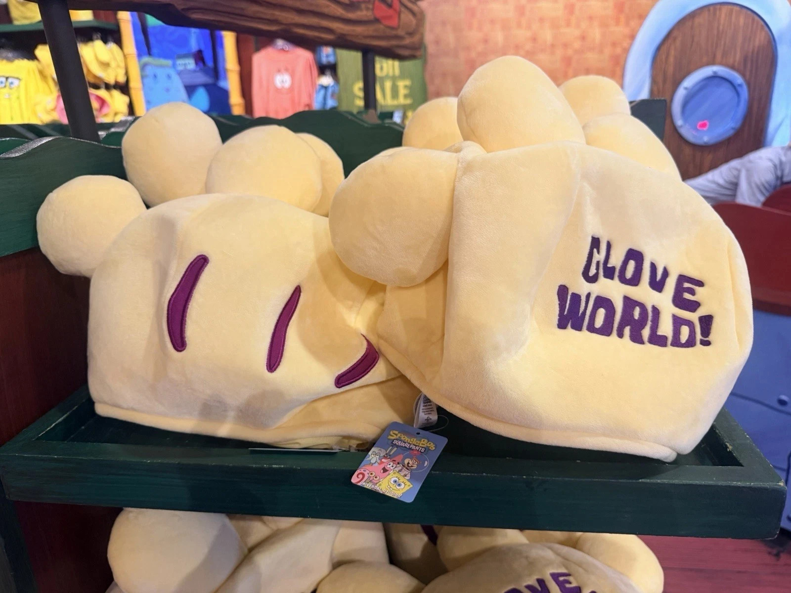 Universal Studios SpongeBob SquarePants Glove World Exclusive Plush Hat Universal Studios SpongeBob SquarePants Glove World Exclusive Plush Hat