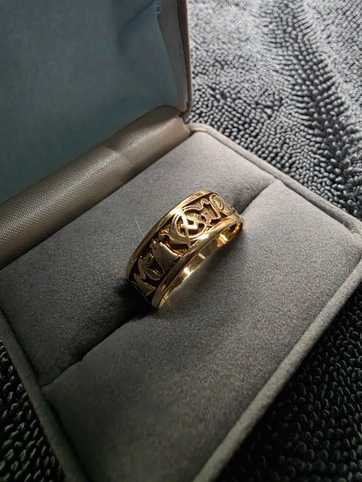 10k Marked Craft Gold Band Ring Free Mason Masonic 5.56 Grams Size 10 Antique 10k Marked Craft Gold Band Ring Free Mason Masonic 5.56 Grams Size 10 Antique