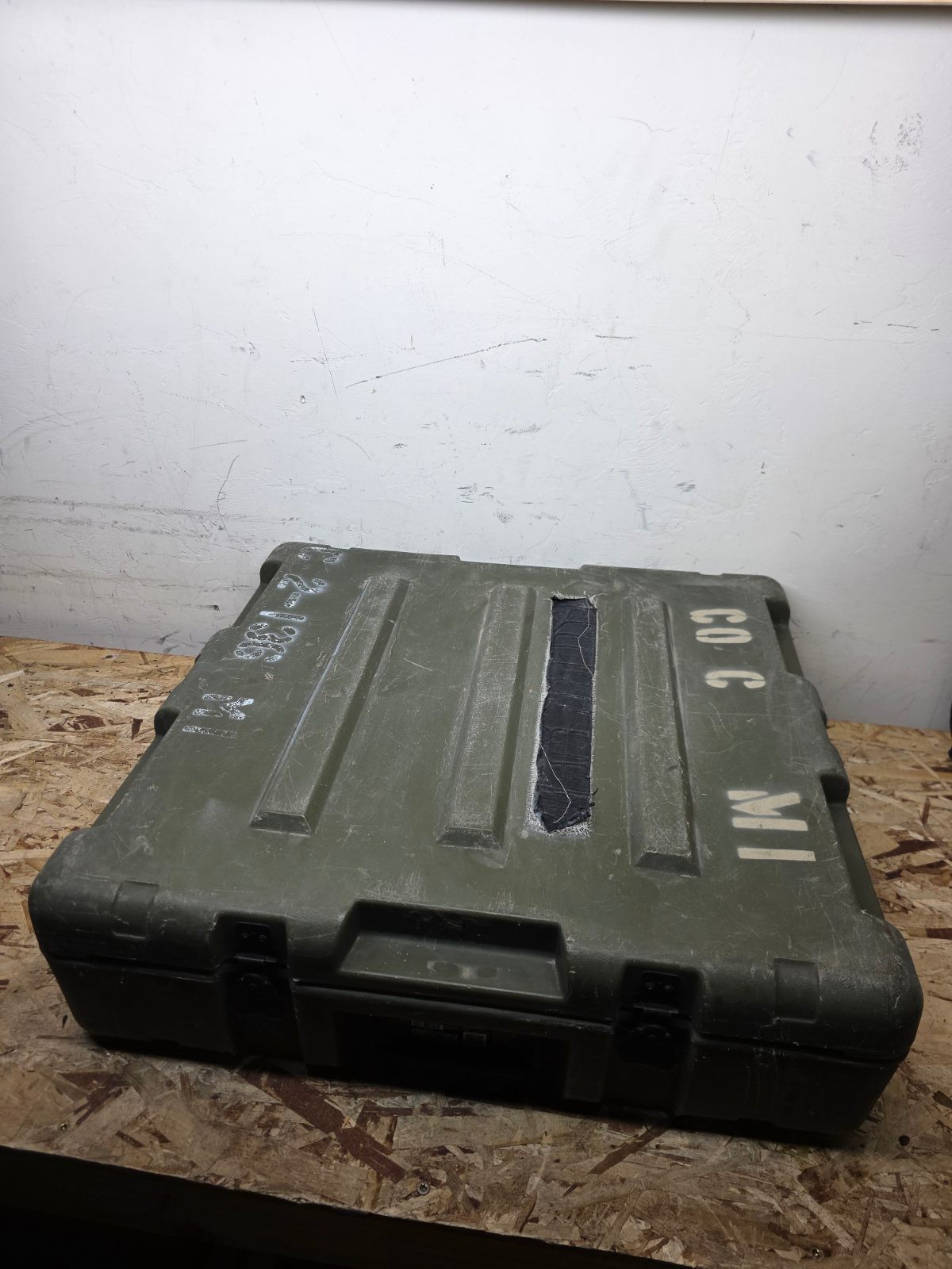 Miltope Corporation AN/PSM-95B Test Set Electronic Hard Case Military Green Miltope Corporation AN/PSM-95B Test Set Electronic Hard Case Military Green