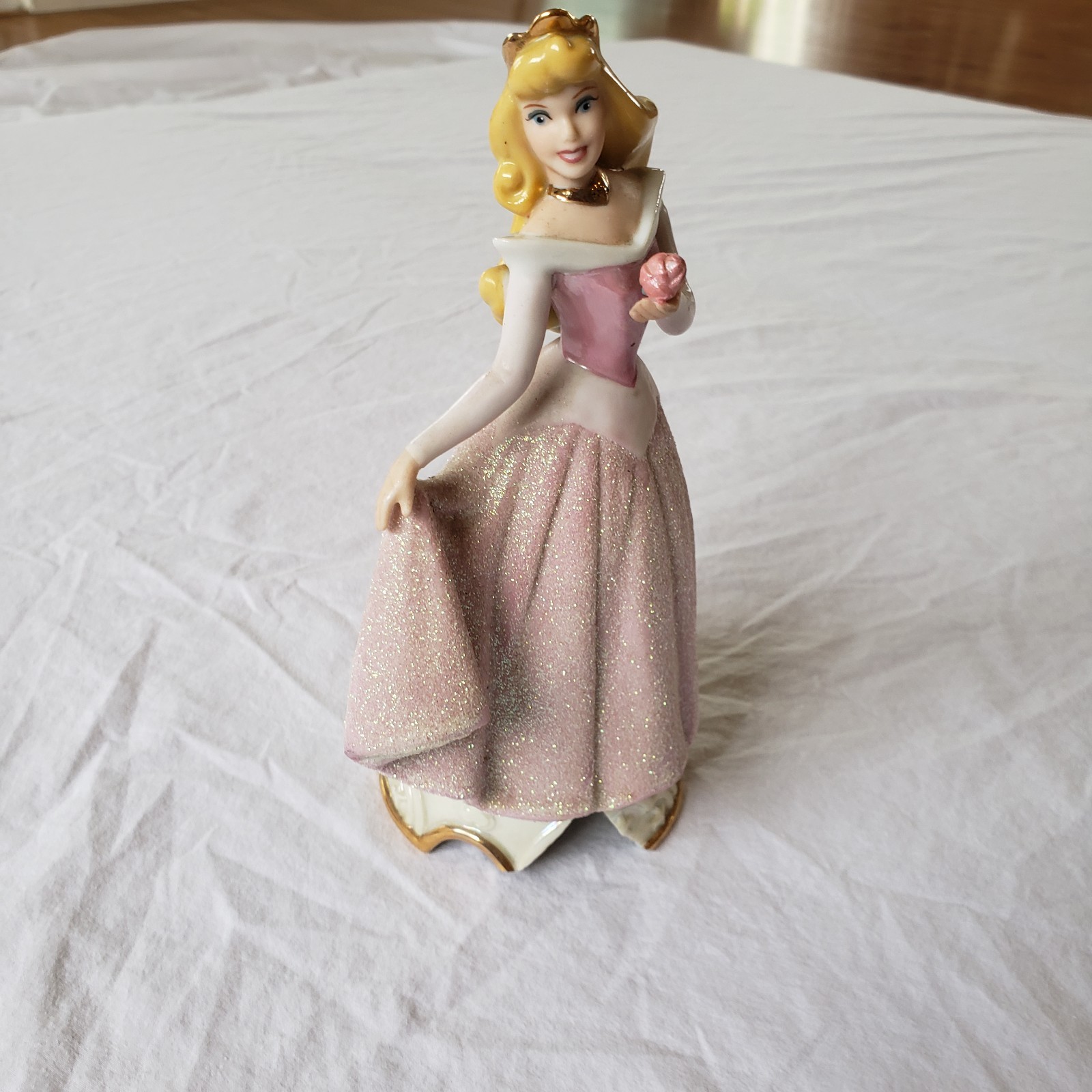Disney AURORA Sleeping Beauty Glitter Sparkle Dress Porcelain Figurine VTG 7” Disney AURORA Sleeping Beauty Glitter Sparkle Dress Porcelain Figurine VTG 7”
