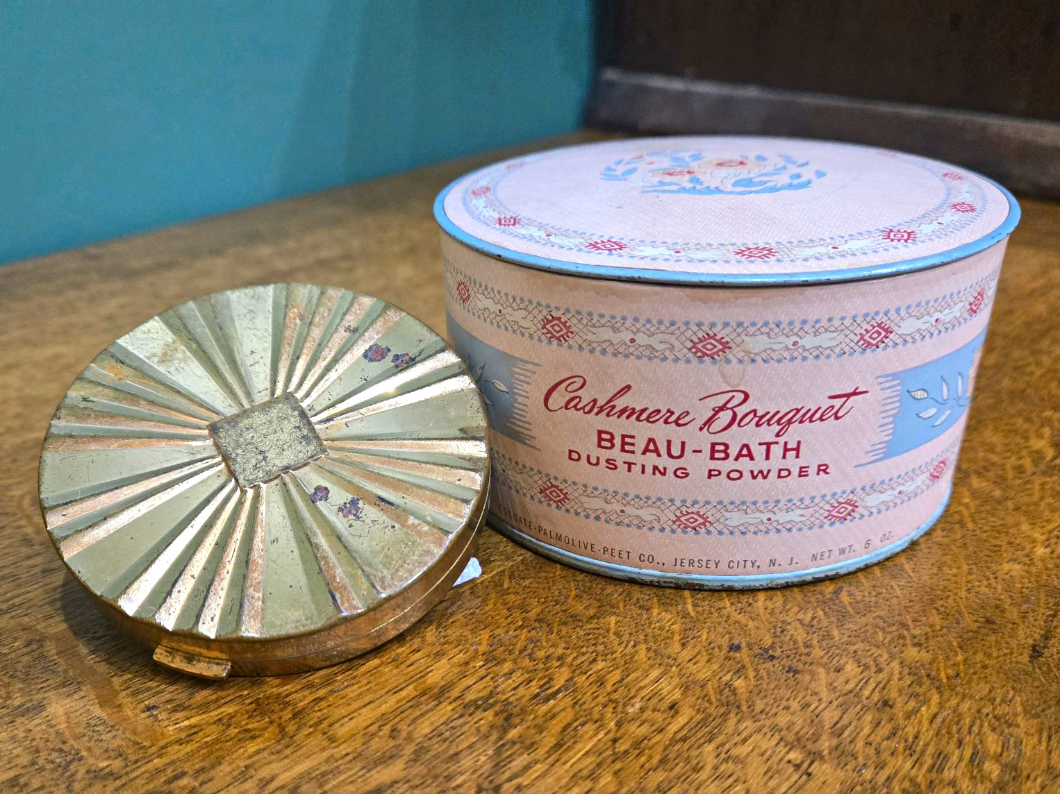 Vintage 1950s Makeup Lot Cashmere Bouquet Dusting Powder & Max Factor Compact Vintage 1950s Makeup Lot Cashmere Bouquet Dusting Powder & Max Factor Compact