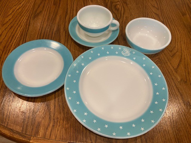 Vintage Authentic Corning Strategic Air Command (SAC) 5 Piece Setting / USA Vintage Authentic Corning Strategic Air Command (SAC) 5 Piece Setting / USA