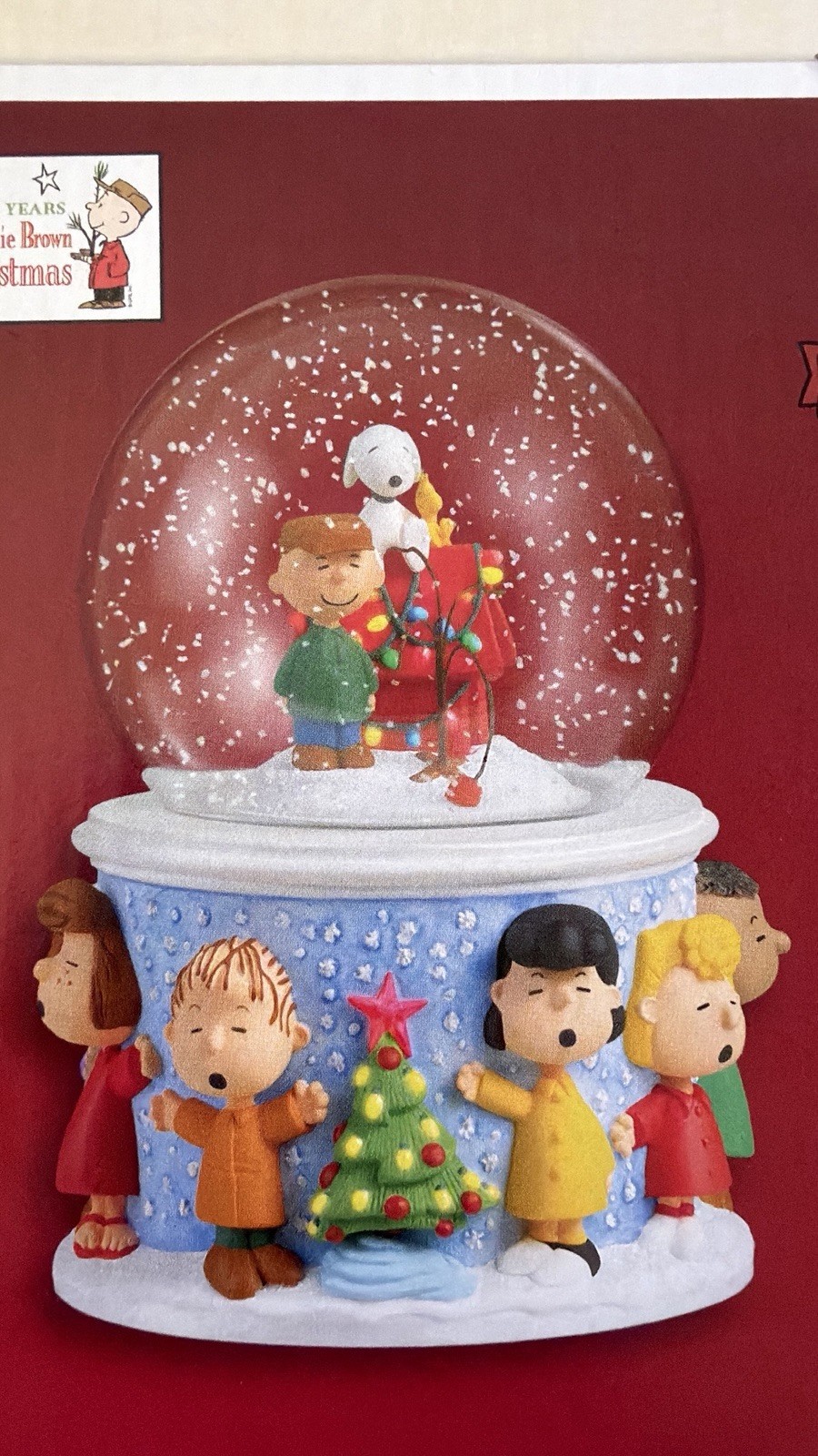 2005 Hallmark Keepsake A Charlie Brown Christmas Musical Snow Globe PEANUTS New