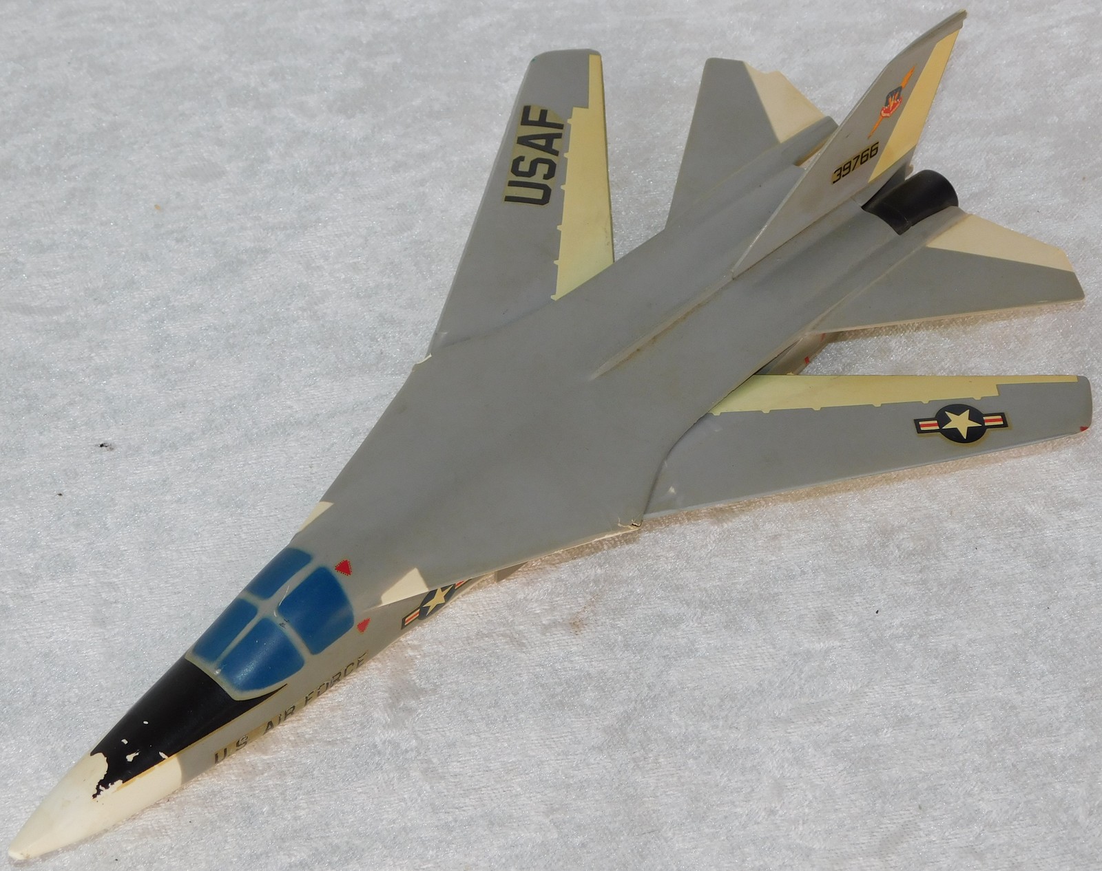 Vintage USAF General Dynamics F-111 Aardvark Topping Jet Airplane Desk Model Vintage USAF General Dynamics F-111 Aardvark Topping Jet Airplane Desk Model