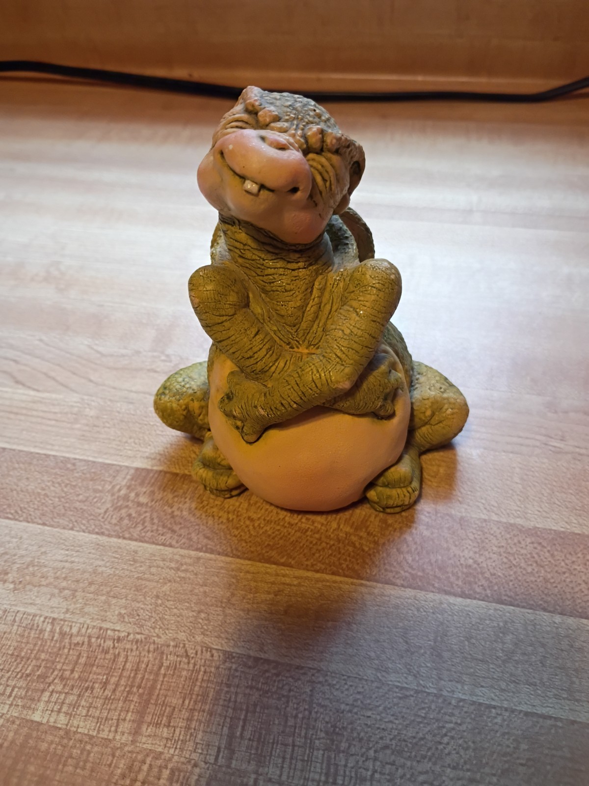 VTG Dragon Keep Figurine by Marty Sculpture Inc. VTG Dragon Keep Figurine by Marty Sculpture Inc.