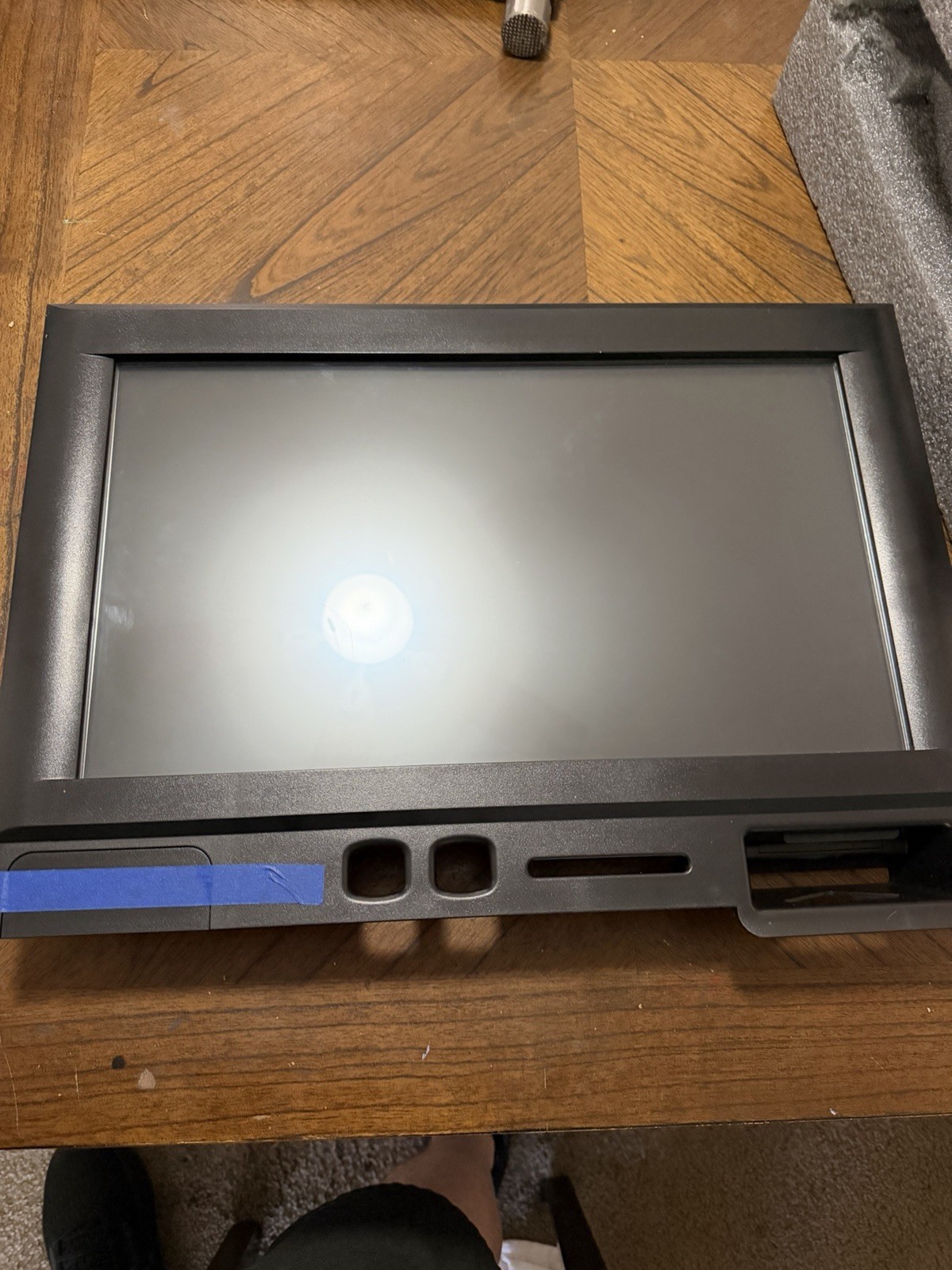 IGT G20 MONITOR WITH TOUCH SCREEN BRAND NEW KTL200SD-01 IGT E20 G20 TFT 24V DC IGT G20 MONITOR WITH TOUCH SCREEN BRAND NEW KTL200SD-01 IGT E20 G20 TFT 24V DC