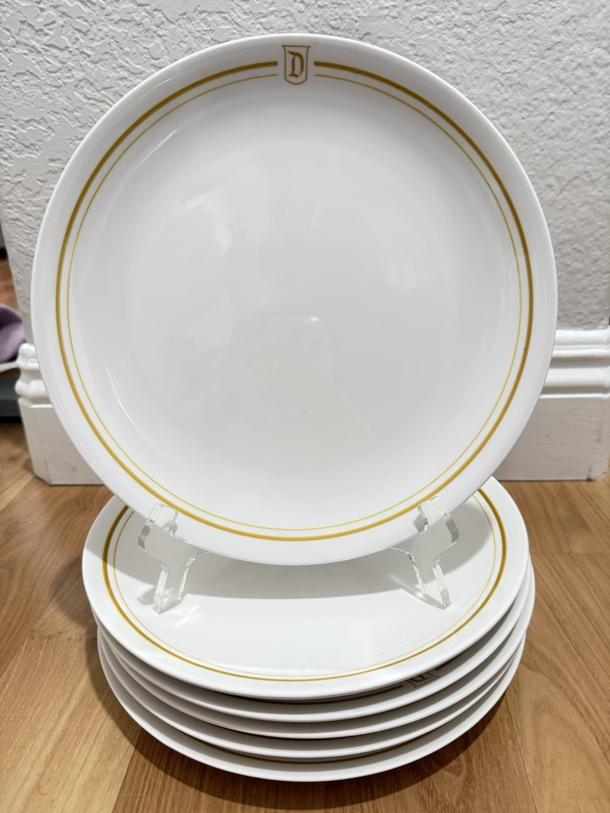 Vtg Disneyland Restaurant Plate Disney Park Logo 10” Dinner Plate Vtg Disneyland Restaurant Plate Disney Park Logo 10” Dinner Plate