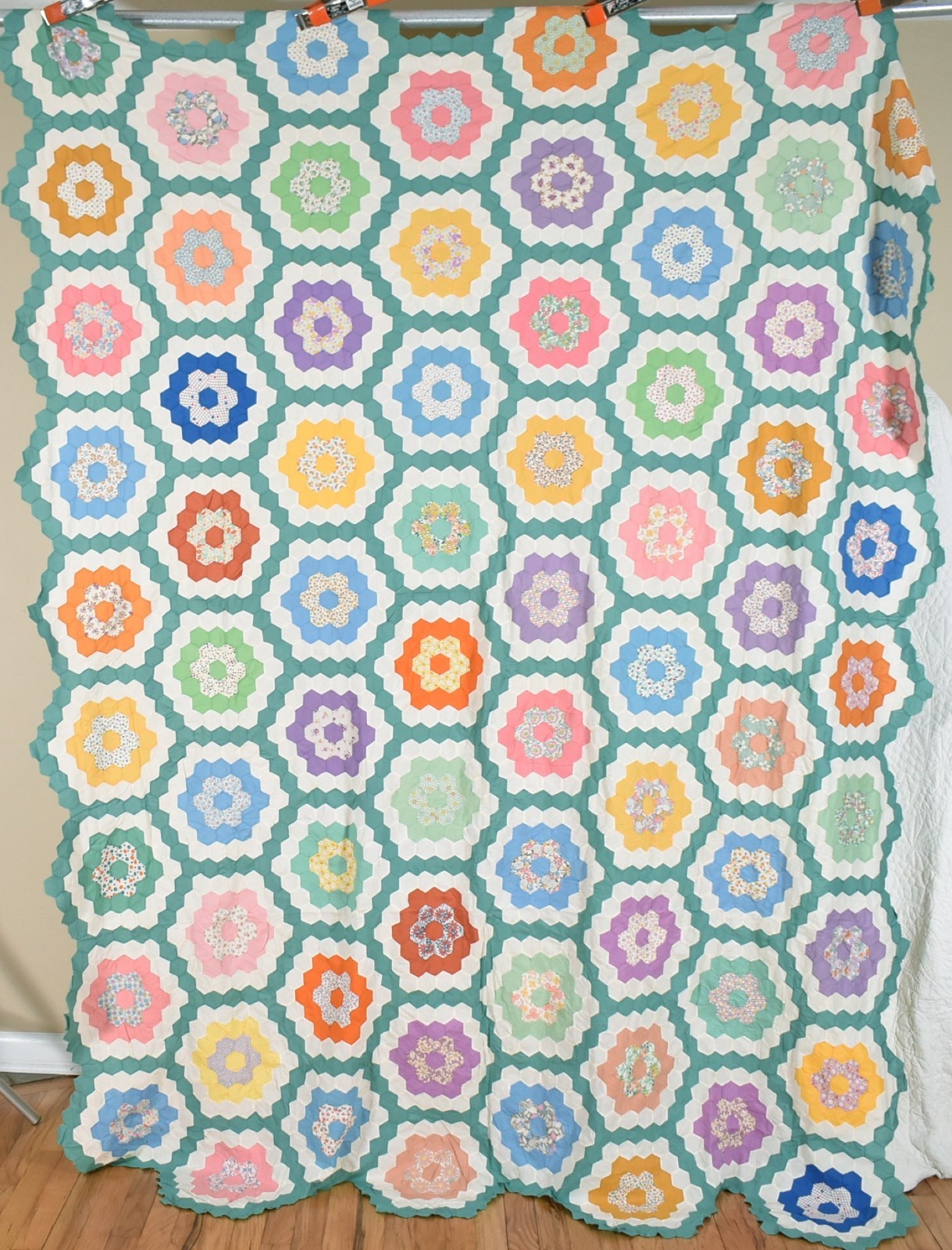 Large BEAUTIFUL Vintage 30's Grandmother's Flower Garden Antique Quilt Top Large BEAUTIFUL Vintage 30's Grandmother's Flower Garden Antique Quilt Top