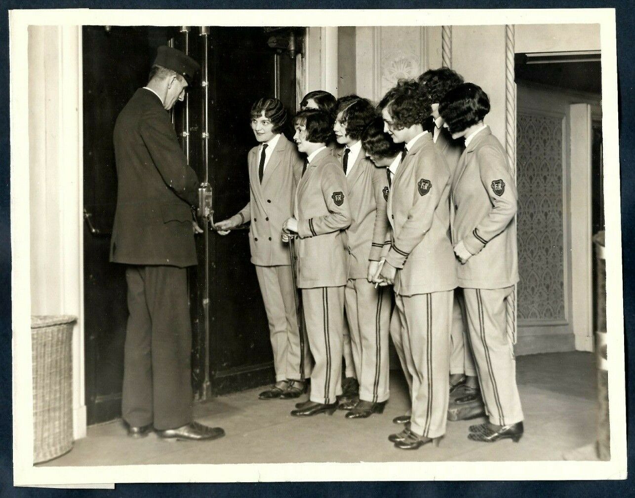 TRAINEES FEMALE THEATER USHERS UNIFORM FINKELSTEIN & RUBEN 1930s Photo Y 212