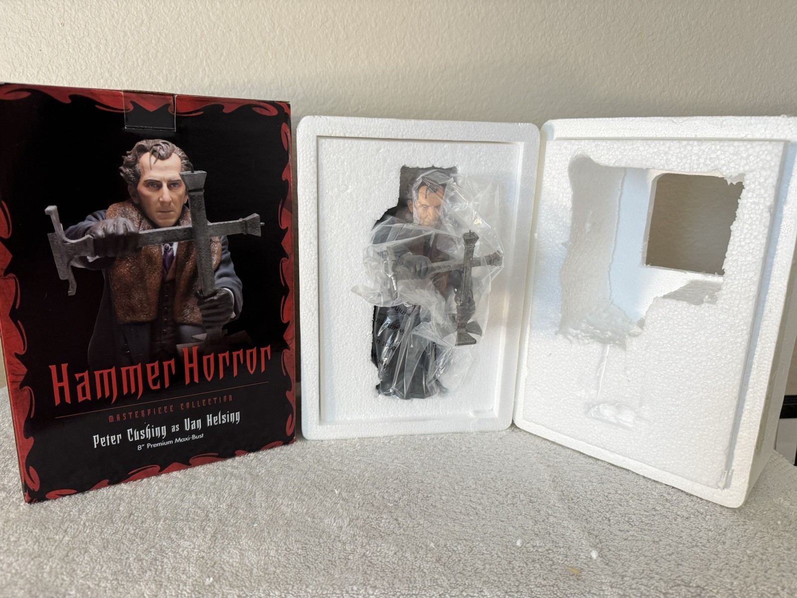 Titan Hammer Horror Peter Cushing Van Helsing 8” Polystone Maxi-Bust 2011 Titan Hammer Horror Peter Cushing Van Helsing 8” Polystone Maxi-Bust 2011