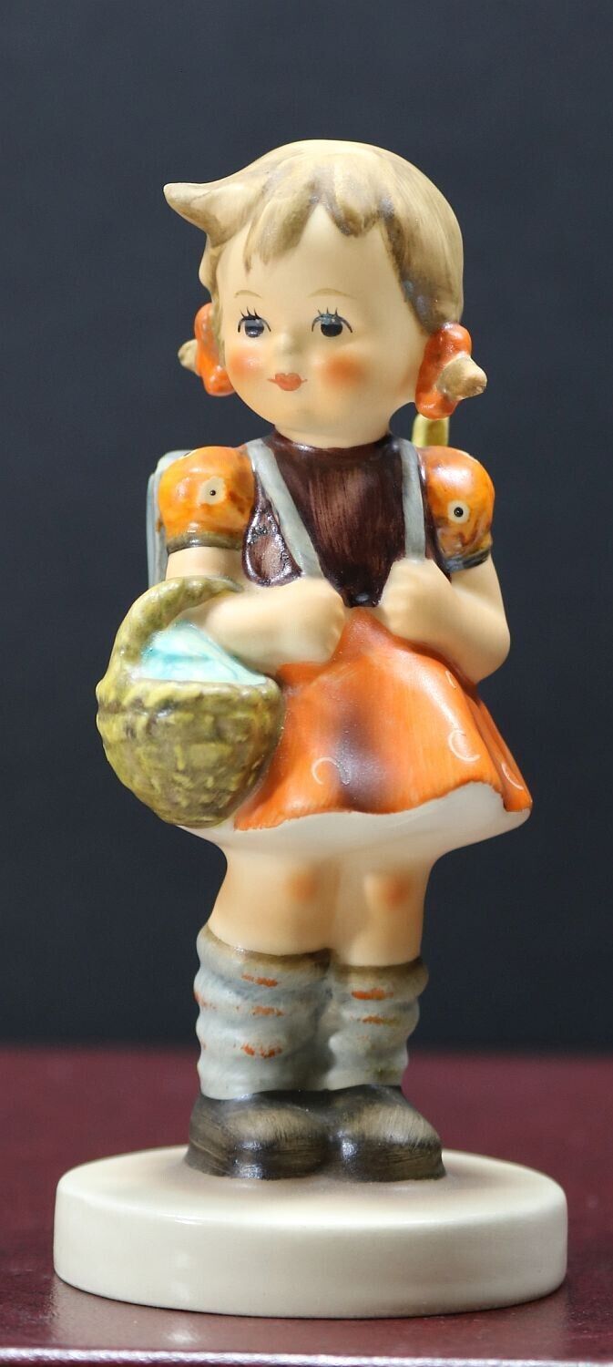 Vintage Goebel M.I. Hummel figurine #81/2/0 “School Girl” TMK6 Germany
