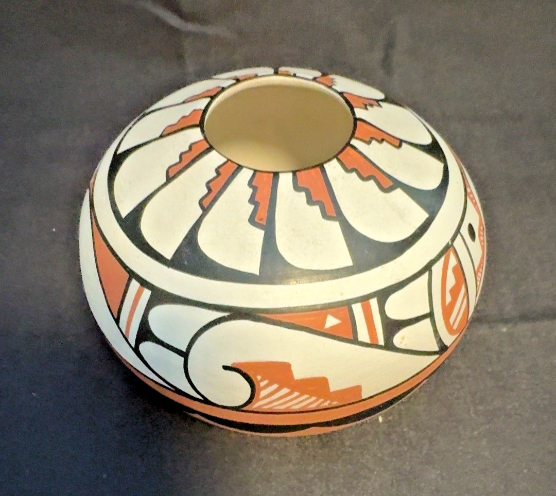 Vintage 1985 Jemez Pueblo Pottery Small Hand Painted Pot Signed D. Sab… SW Vintage 1985 Jemez Pueblo Pottery Small Hand Painted Pot Signed D. Sab… SW