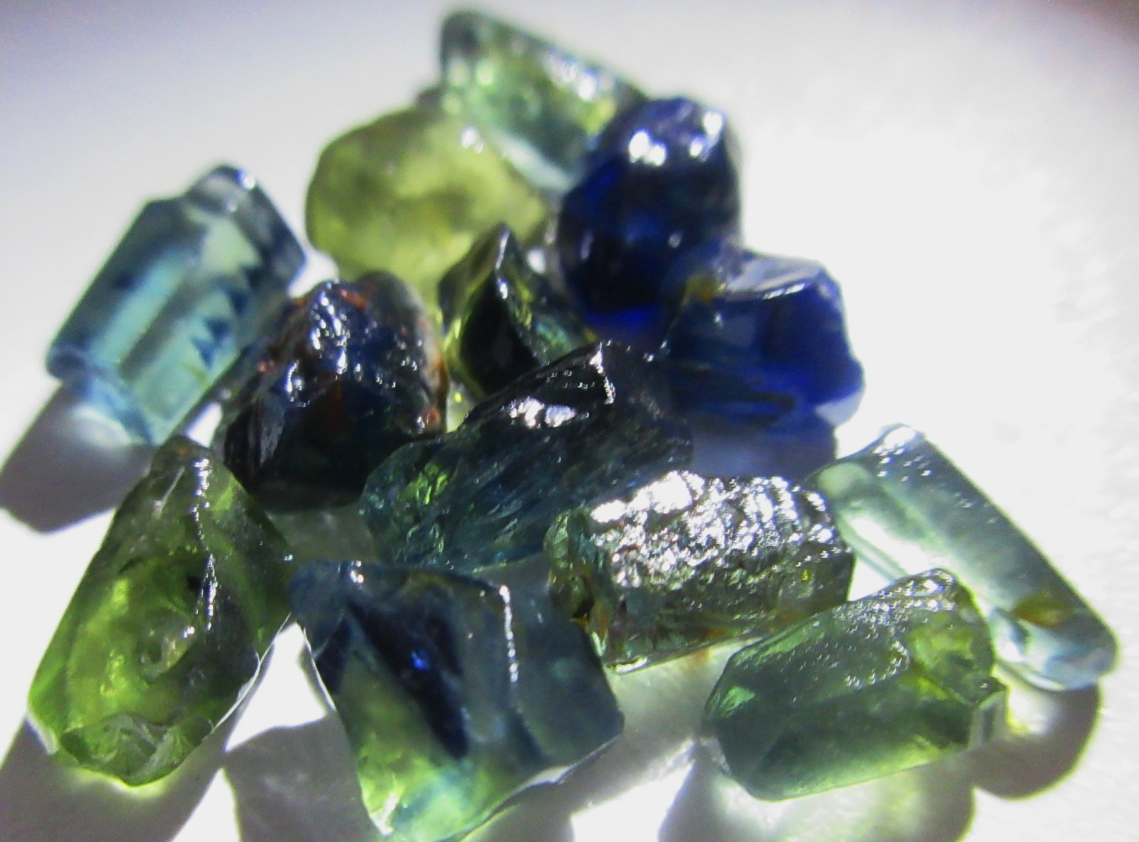 Blue Green Sapphire Crystal Facet Rough Parcel From Nigeria 25.40 Crt Blue Green Sapphire Crystal Facet Rough Parcel From Nigeria 25.40 Crt