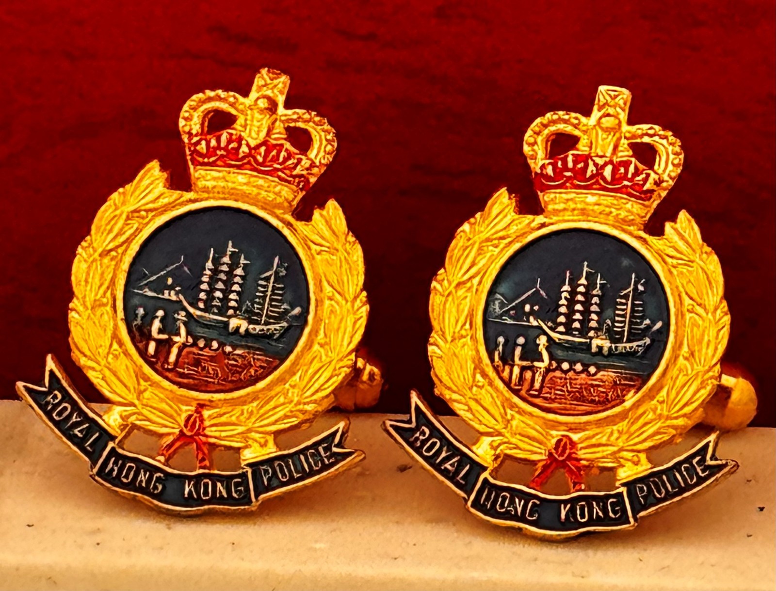 VINTAGE ROYAL HONG KONG POLICE CUFFLINKS – RHKP – 1969–1997 VINTAGE ROYAL HONG KONG POLICE CUFFLINKS – RHKP – 1969–1997