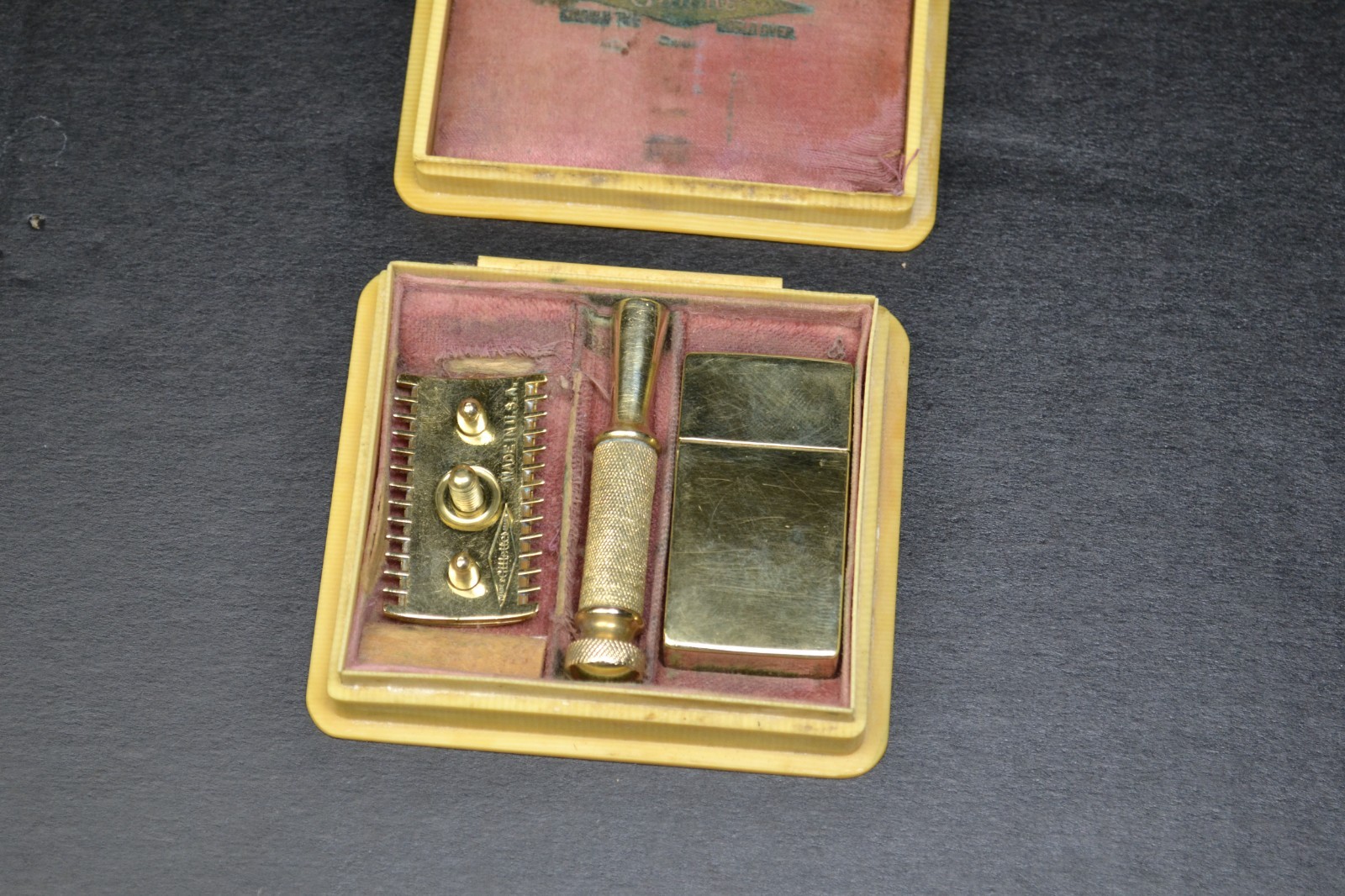 Vintage 1910s Gillette Safety Razor Ladies Set Milady Decollete Celluloid Case Vintage 1910s Gillette Safety Razor Ladies Set Milady Decollete Celluloid Case