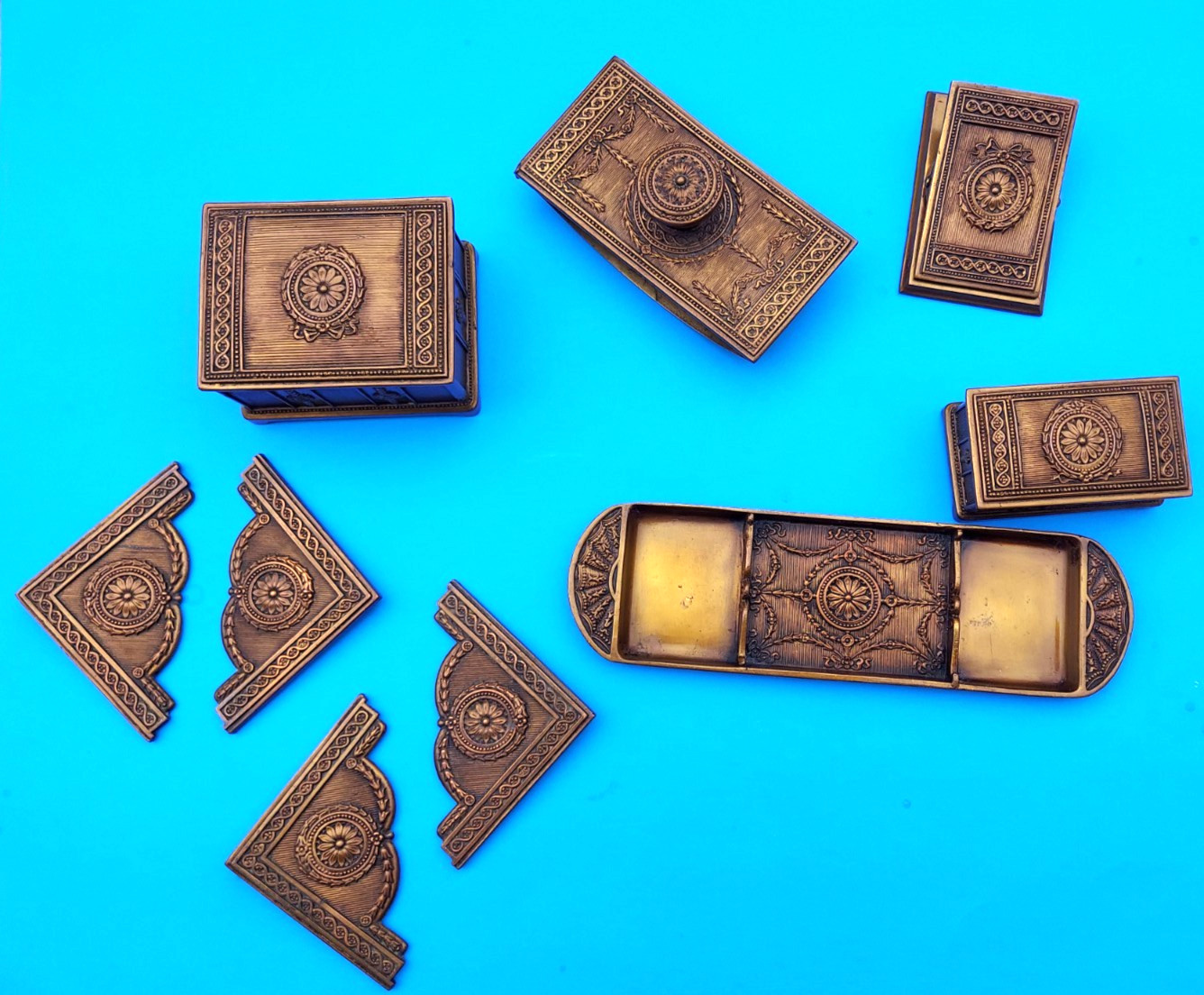 ANTIQUE JB Jennings Brothers BRONZE DESK INKWELL TRAY STAMP BOX BLOTTER ETC ANTIQUE JB Jennings Brothers BRONZE DESK INKWELL TRAY STAMP BOX BLOTTER ETC