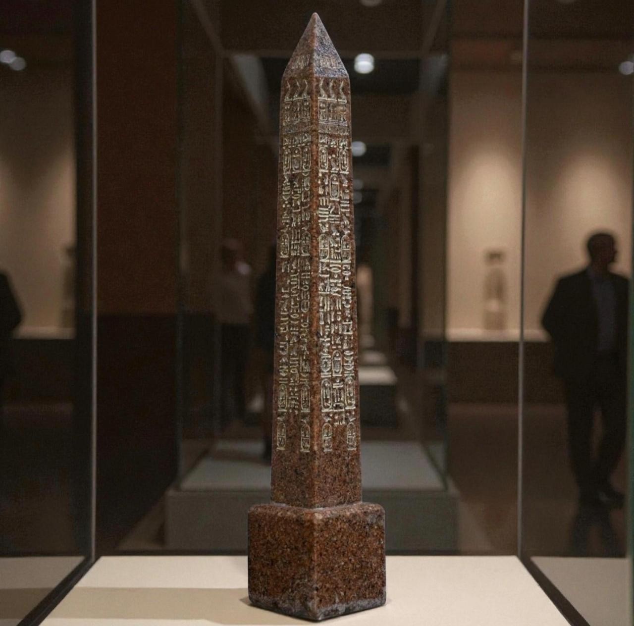 Egyptian Antiquities obelisk of the Egyptian Ramses || Made red granite Stone Egyptian Antiquities obelisk of the Egyptian Ramses || Made red granite Stone