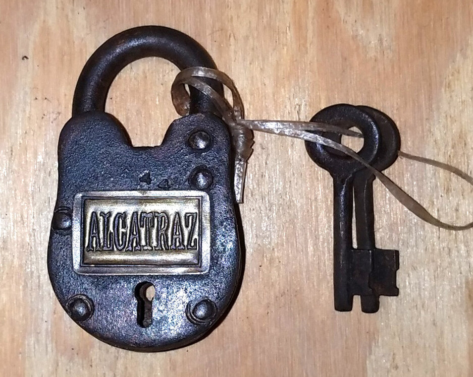 Alcatraz Prison Working Cast Iron Lock With 2 Keys Rusty Antique Finish Alcatraz Prison Working Cast Iron Lock With 2 Keys Rusty Antique Finish