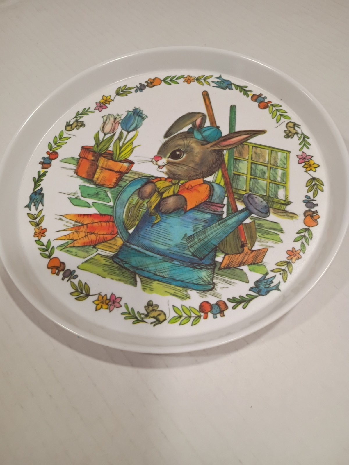 Vintage Peter Rabbit SiLite Plastic Melamine Children's Plate USA 8" Vintage Peter Rabbit SiLite Plastic Melamine Children's Plate USA 8"