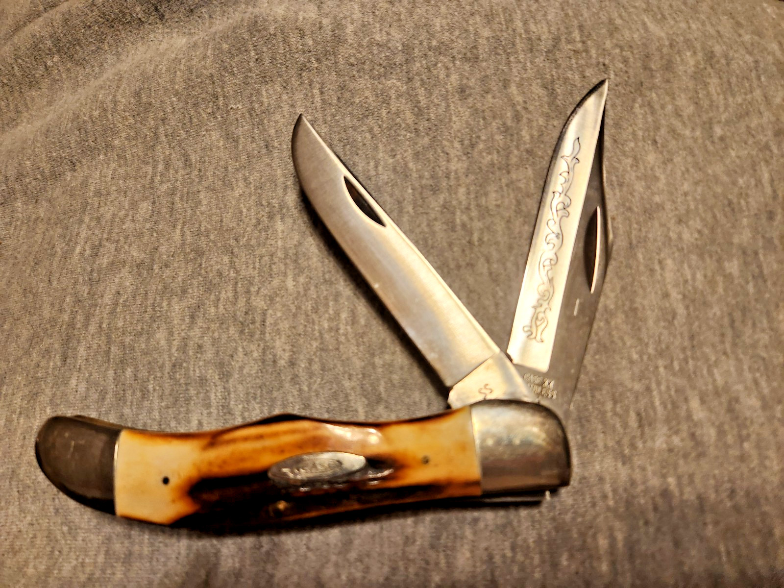 VINTAGE 1977 CASE XX 5265 SAB SSP BLUE SCROLL STAG FOLDING HUNTER