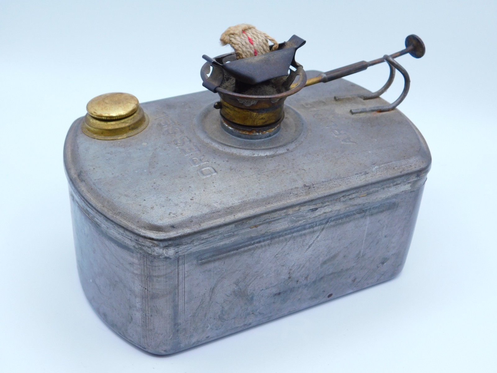 Dressel Arlington Railroad Switch Lantern Kerosene Tank and Burner (TF1493) Dressel Arlington Railroad Switch Lantern Kerosene Tank and Burner (TF1493)