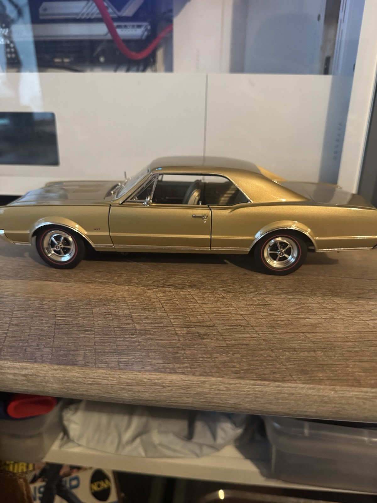 1/18 SCALE MODEL  Diecast Promotions 1967 Oldsmobile 442 *NO BOX