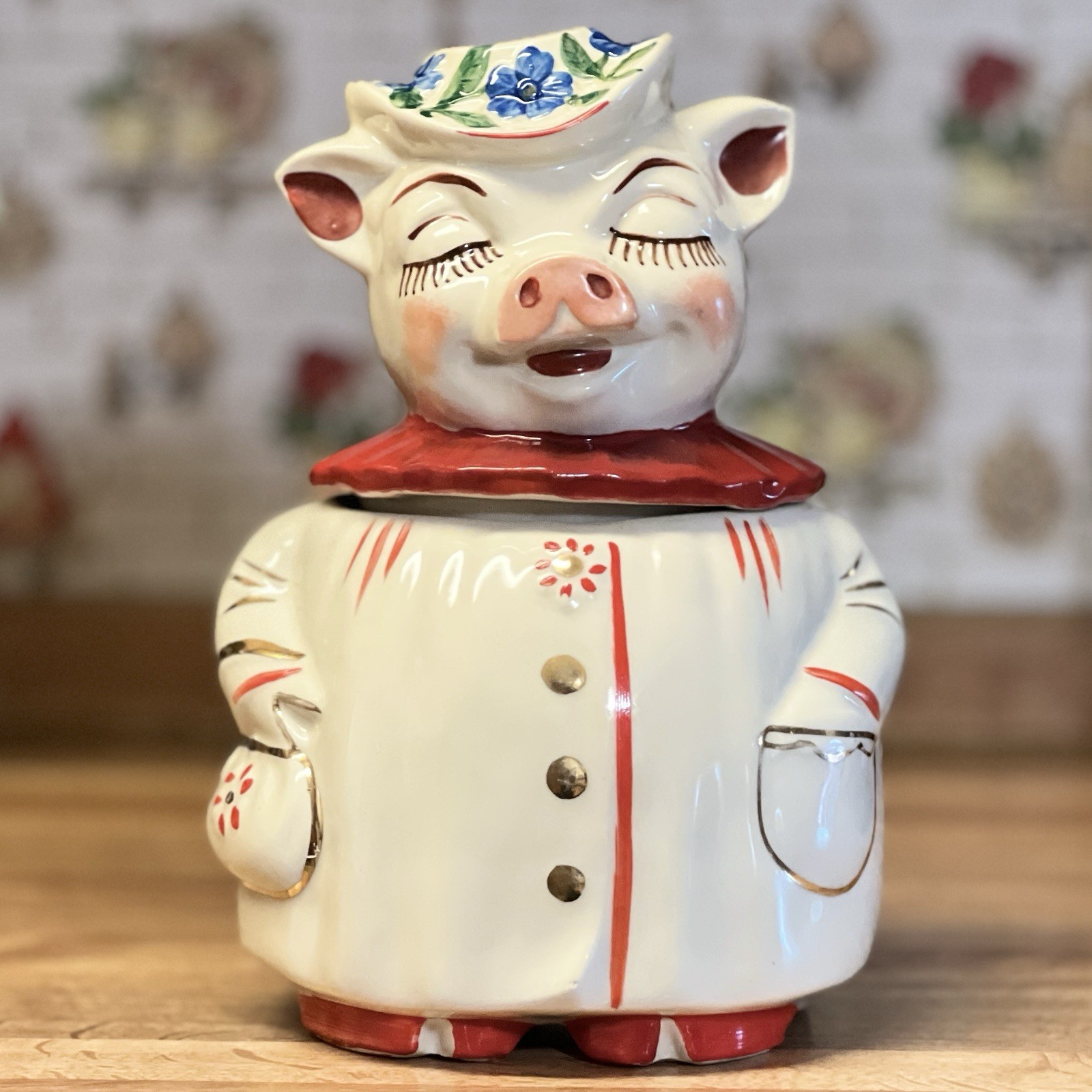VTG Shawnee Pottery Winnie Pig Cookie Jar USA Red Collar Gold Trim VTG Shawnee Pottery Winnie Pig Cookie Jar USA Red Collar Gold Trim
