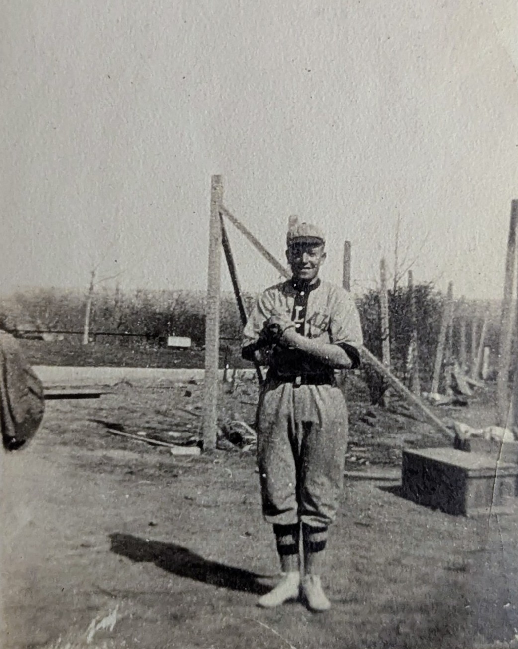 Vtg 1920s Baseball Player Photo Snapshot Selah Washington Team Uniform Glove Vtg 1920s Baseball Player Photo Snapshot Selah Washington Team Uniform Glove