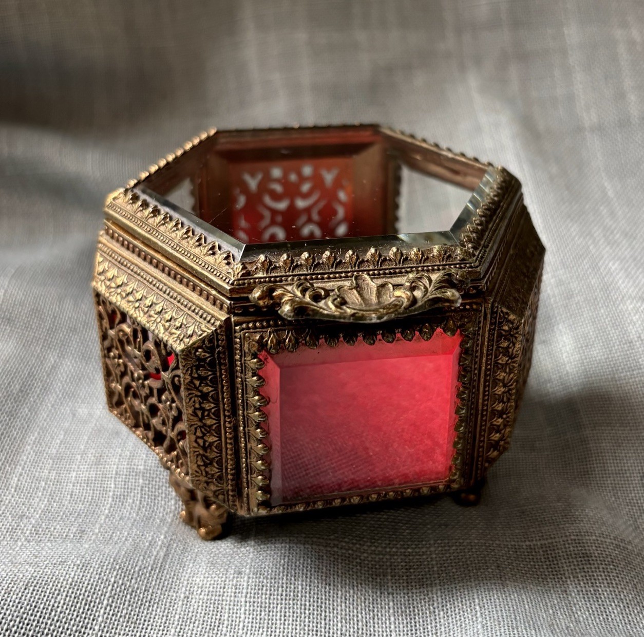 Mid-Century Hollywood Regency Brass Filigree Footed Jewelry Trinket Box Casket