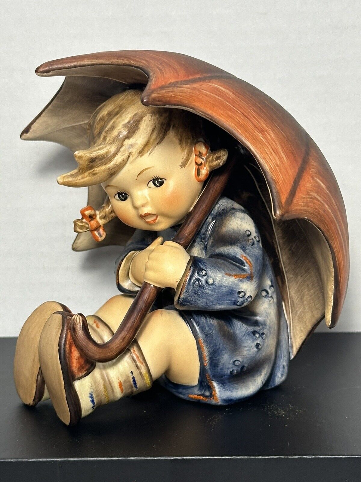 HUMMEL GOEBEL Porcelain Figurine #152/0 B Umbrella Girl TMK5 4.75\