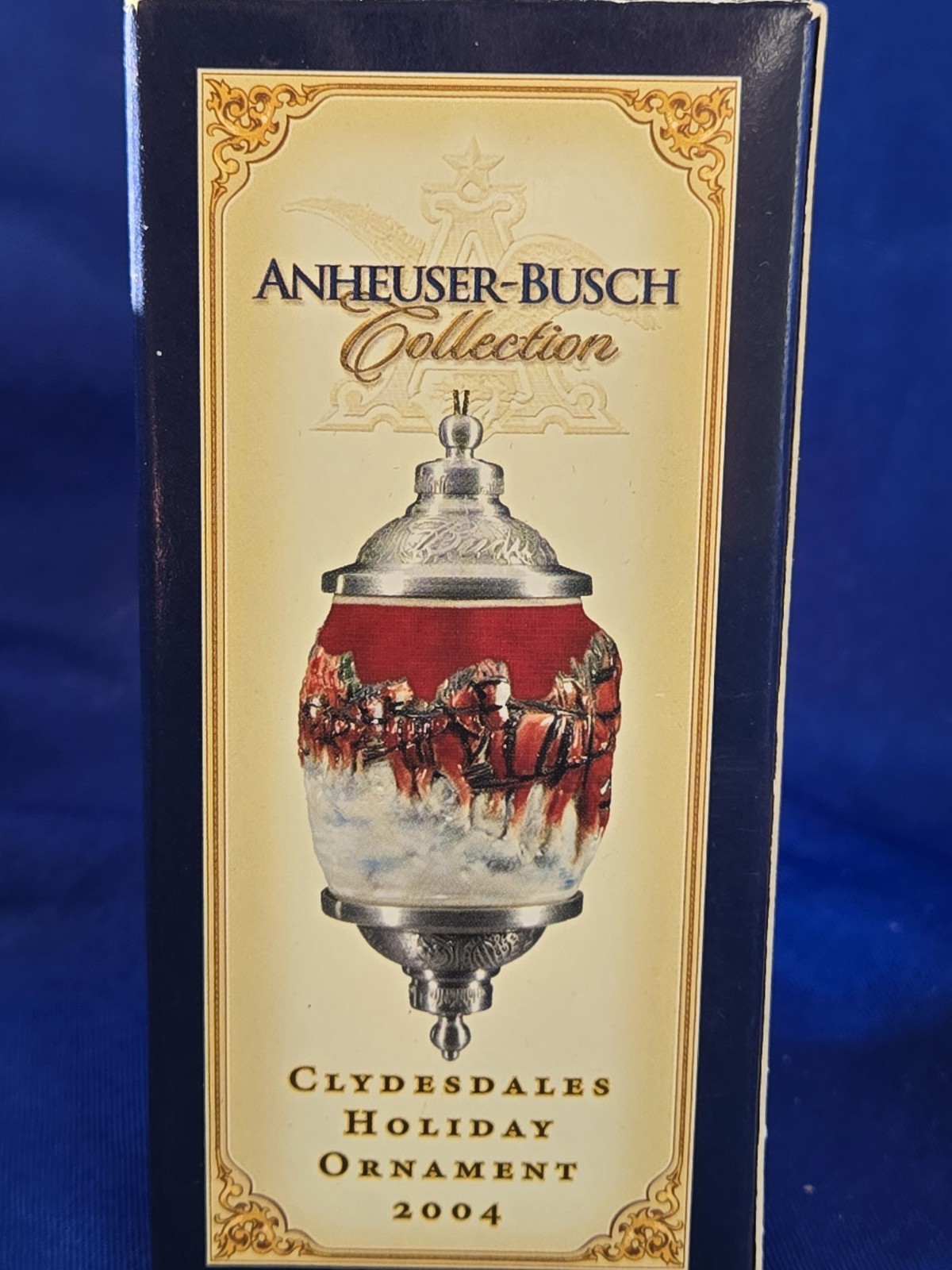 Anheuser-Busch 2004 Clydesdales Holiday Ornament - Porcelain Festive Beer Decor Anheuser-Busch 2004 Clydesdales Holiday Ornament - Porcelain Festive Beer Decor