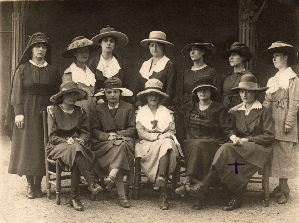 C.1910 RPPC GROUP GIRL WOMEN PHOTO FREAKY FRIENDS, TO LANDES FRANCE Postcard P10 C.1910 RPPC GROUP GIRL WOMEN PHOTO FREAKY FRIENDS, TO LANDES FRANCE Postcard P10
